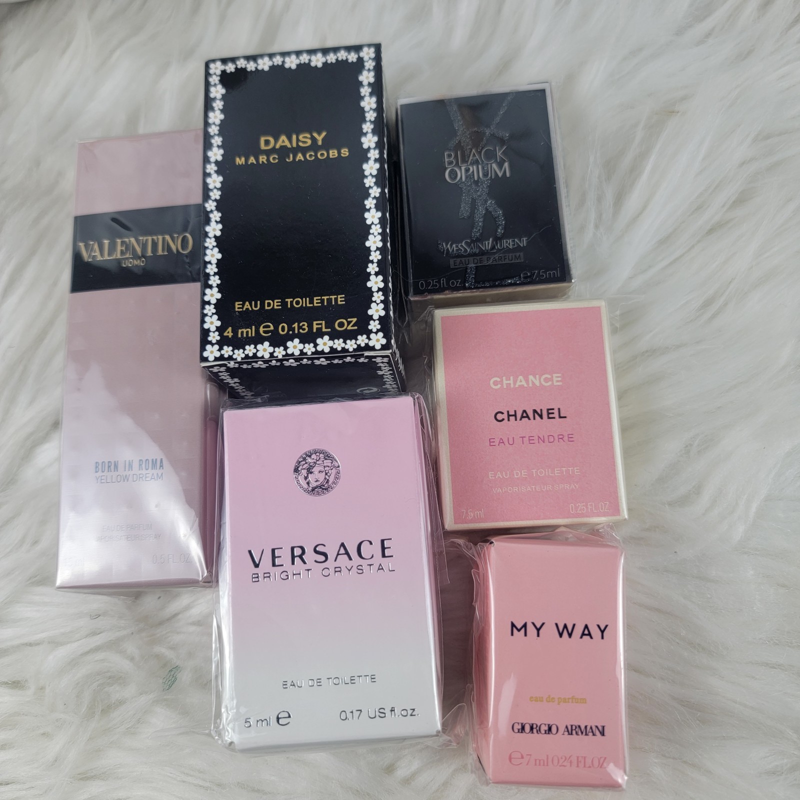 Assorted 6pcs Mini Perfume Travel Size Brand New Sealed 5ml 7.5ml 15ml Assorted 6pcs Mini Perfume Travel Size Brand New Sealed 5ml 7.5ml 15ml