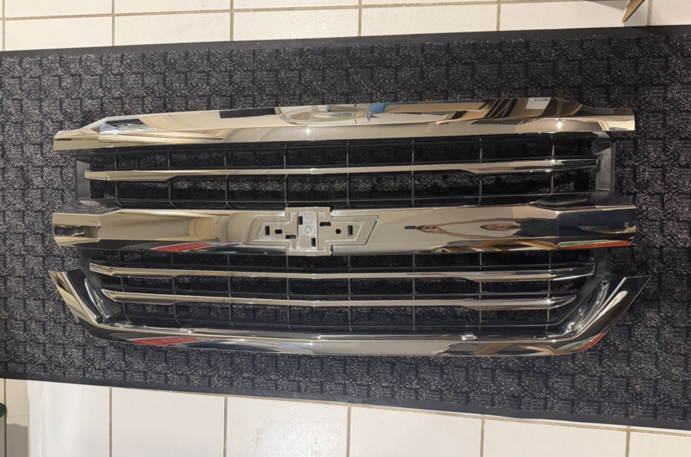 2016-2019 Chevy Silverado 1500 Grille GM-OEM 84056776-CHROME (LTZ HIGH COUNTRY) 2016-2019 Chevy Silverado 1500 Grille GM-OEM 84056776-CHROME (LTZ HIGH COUNTRY)