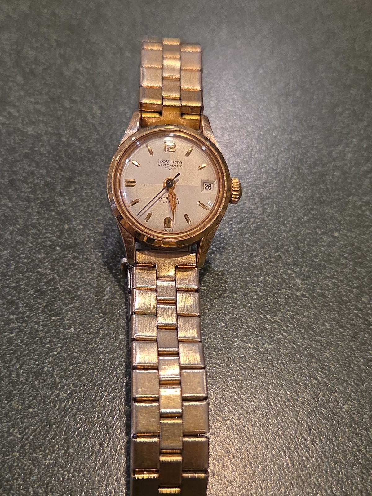 Vintage Hoverta Rotomatic Watch, Swiss Made Incabloc , Waterproof | Keeps Time