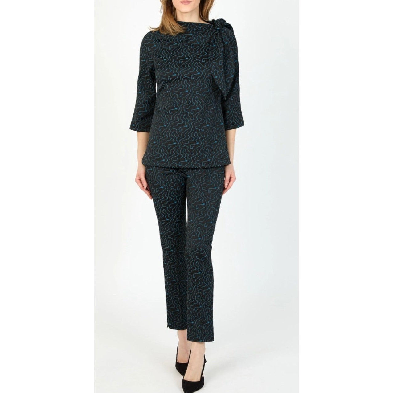 HILTON HOLLIS Blouse Jacquard Black Blue Sleeve Boatneck Tie neck Medium