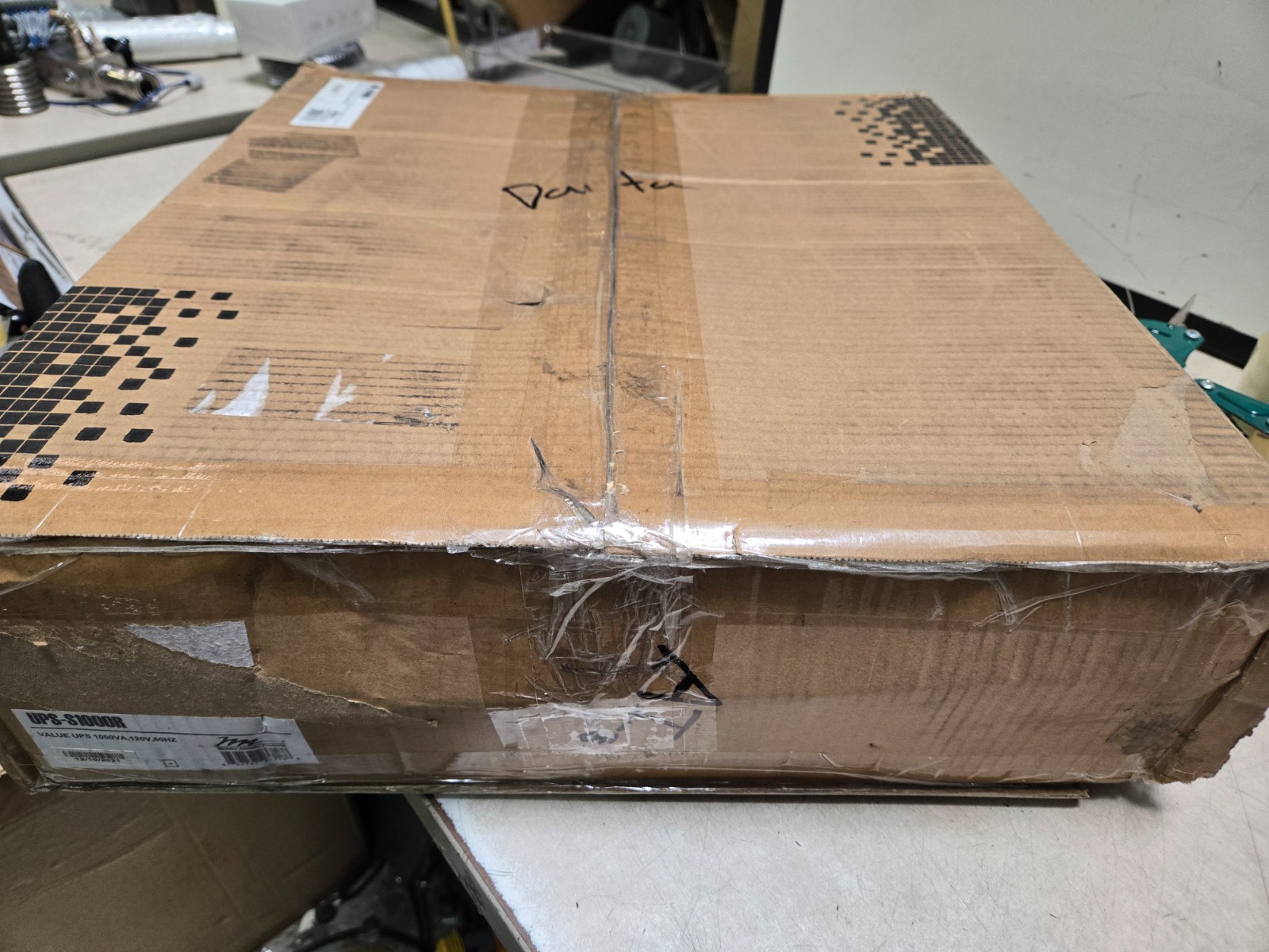 Middle Atlantic Products UPS-S1000R 1,000V Backup Power Supply NEVER USED