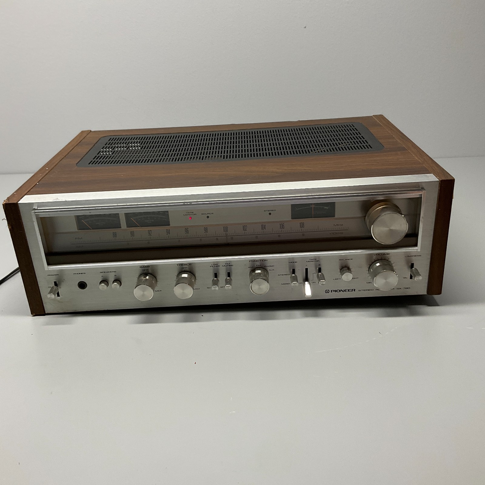 Pioneer SX-780 Vintage AM/FM Stereo Receiver Tested and Working MISSING 2 FEET