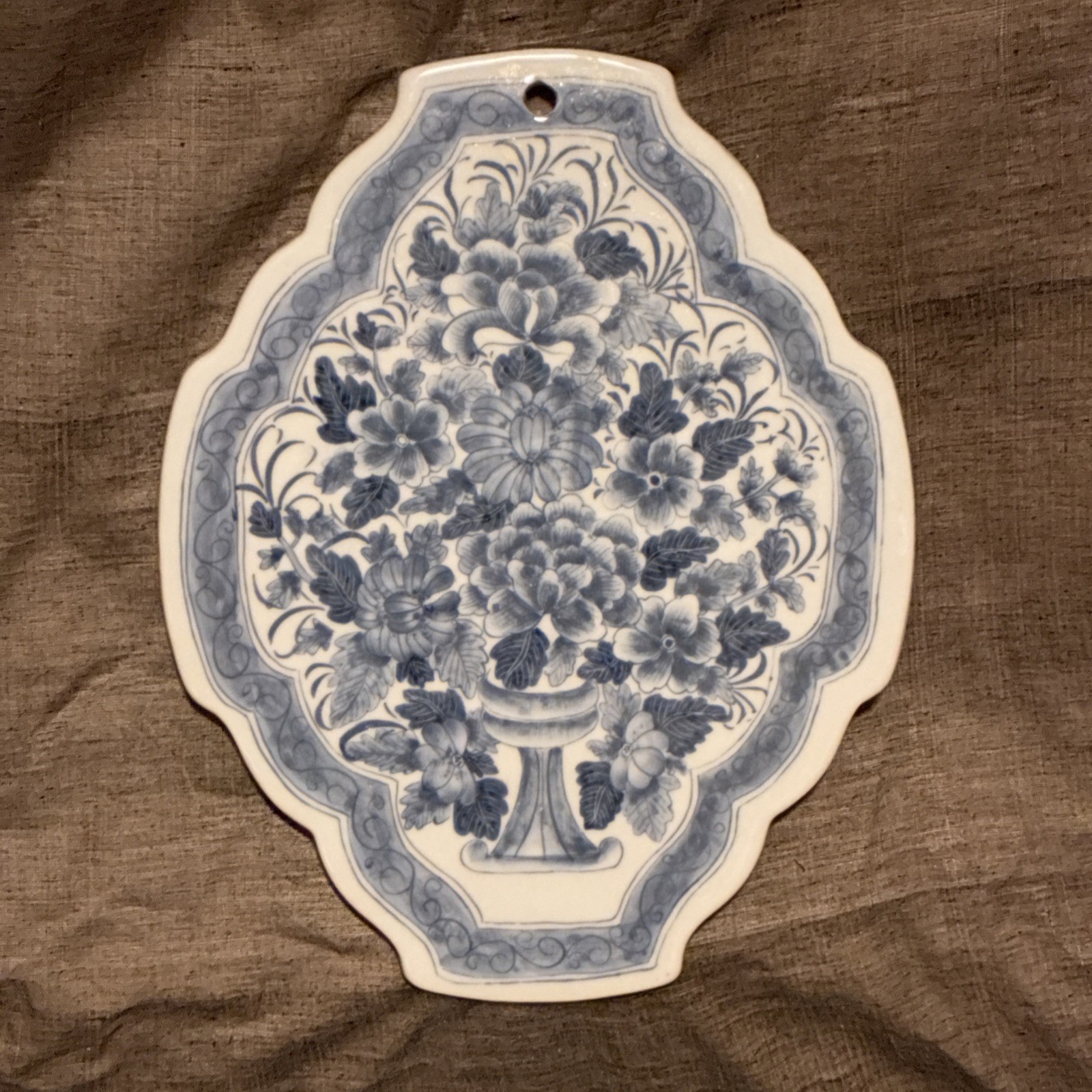 Gorgeous Maitland-Smith Hanging Floral Cheese Cutting Board ~ 12\ Gorgeous Maitland-Smith Hanging Floral Cheese Cutting Board ~ 12\