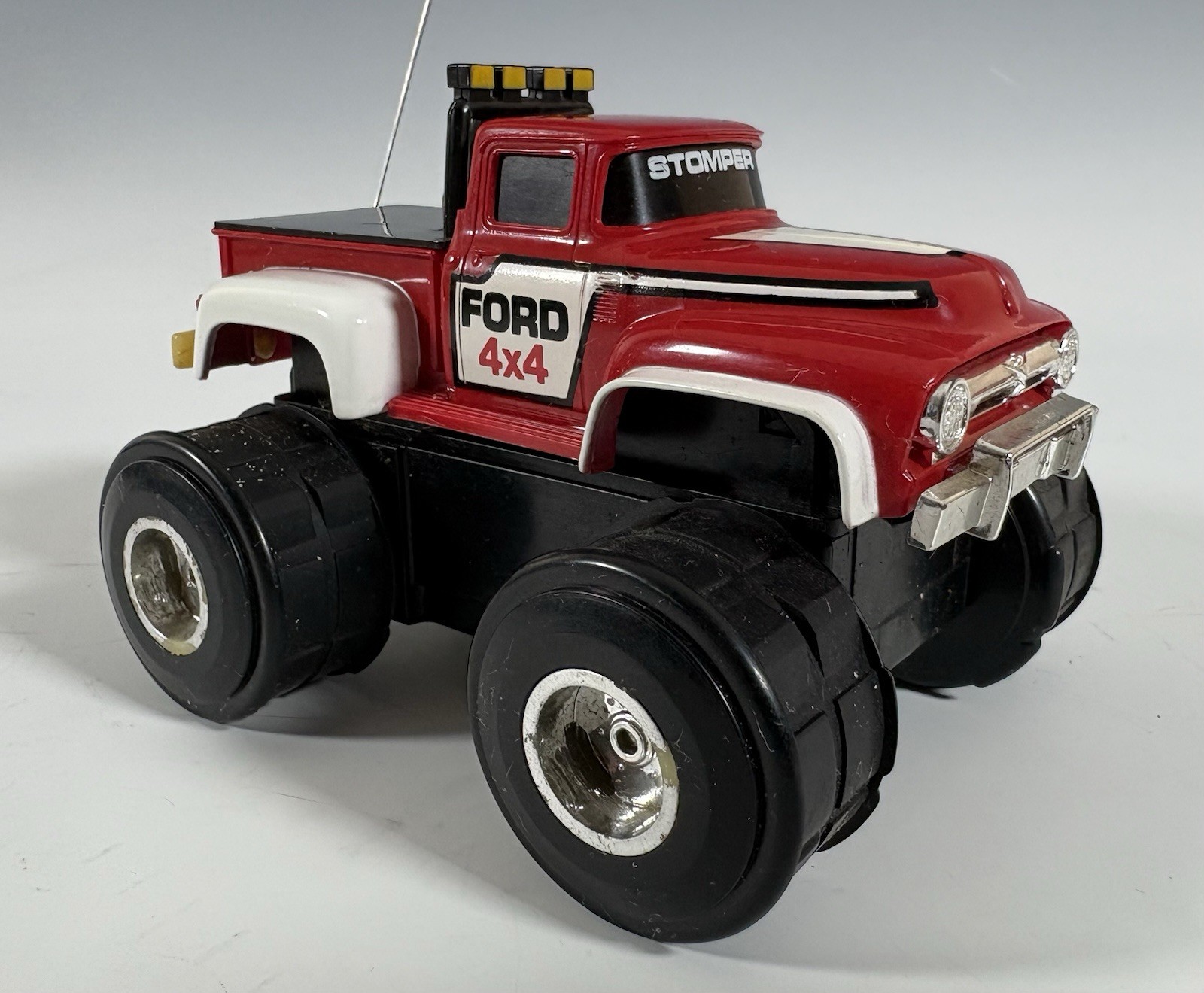 Tyco Stomper RC 4x4 Ford F100 V8 Pickup Truck Tyco Stomper RC 4x4 Ford F100 V8 Pickup Truck