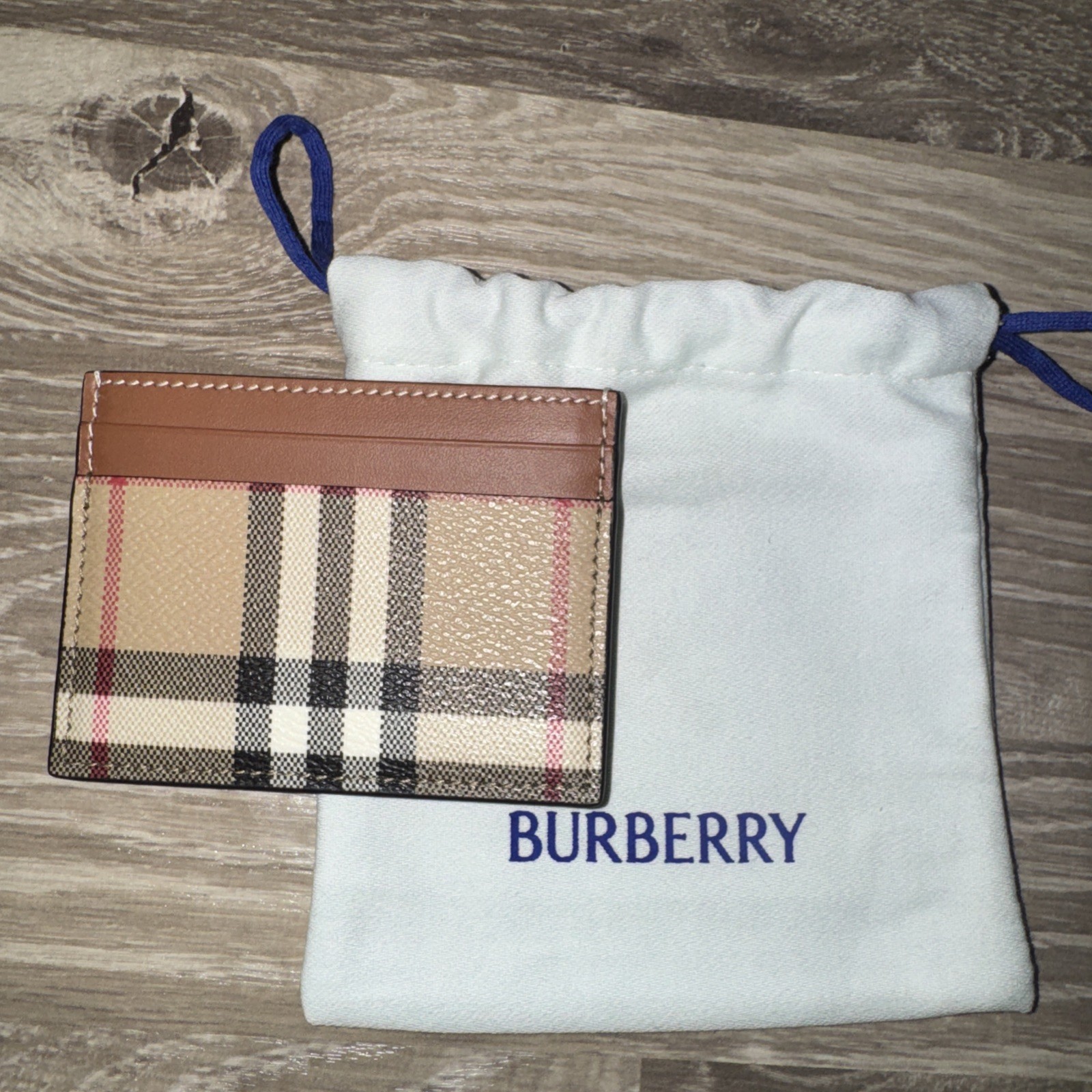 Authentic Burberry Check and Leather Card Case Four Card Slots Authentic Burberry Check and Leather Card Case Four Card Slots