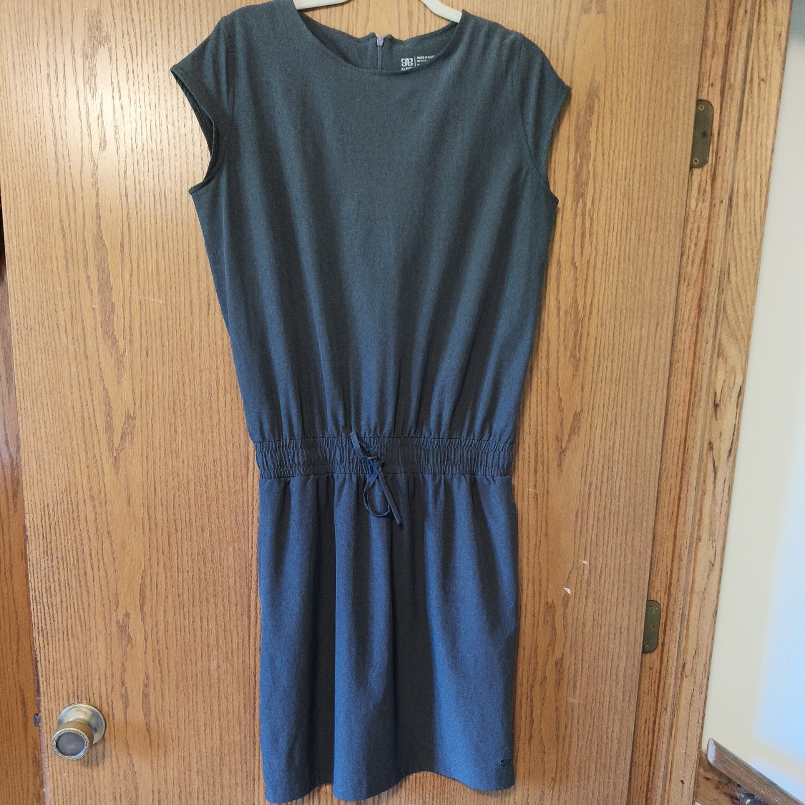 Albion Going Places Tie Waist Dress Medium Gray Athleisure Pockets Knee Length