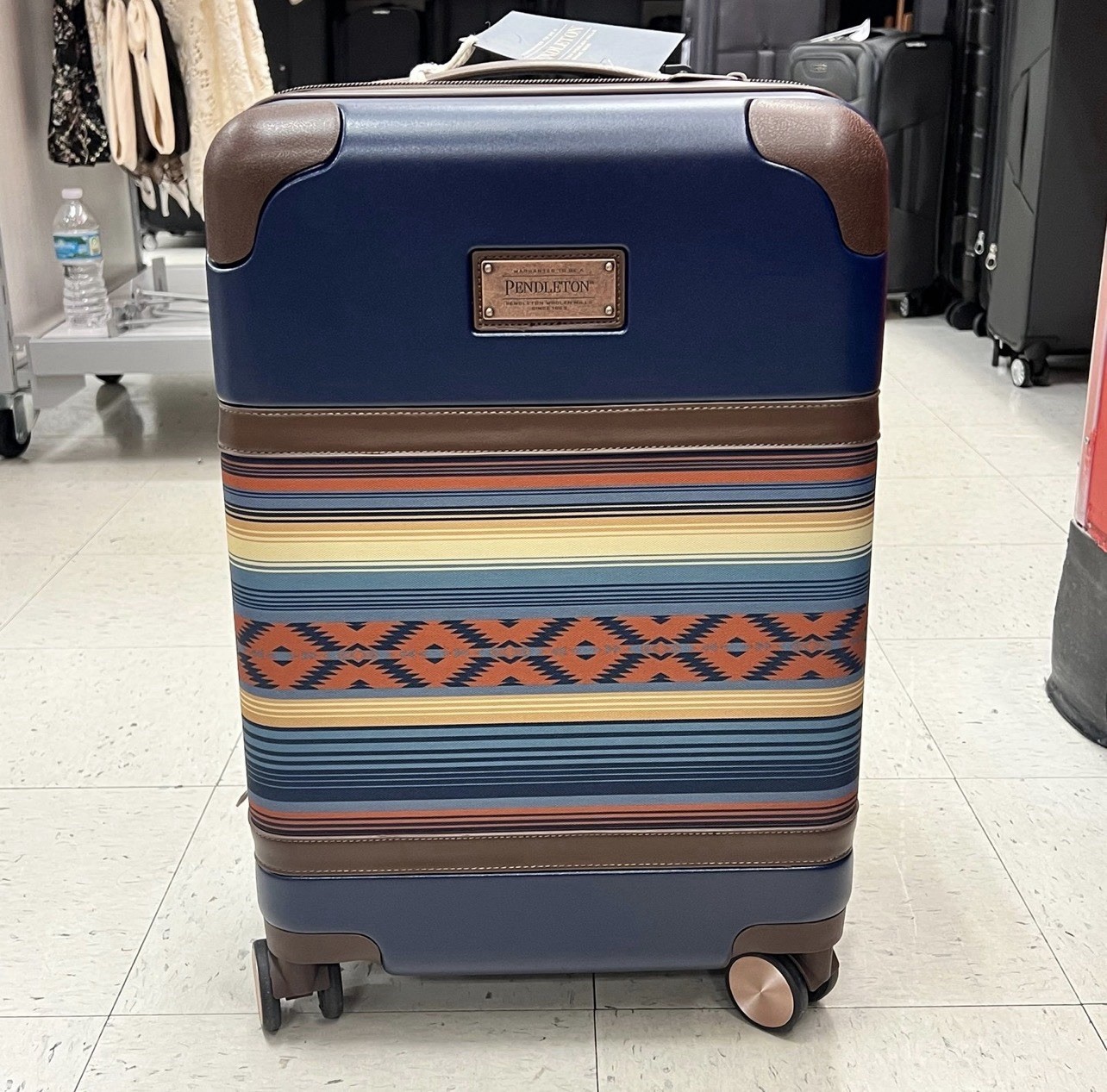 Pendleton Southwest Aztec Pattern CARRY ON Suitcase Luggage NWT Pendleton Southwest Aztec Pattern CARRY ON Suitcase Luggage NWT