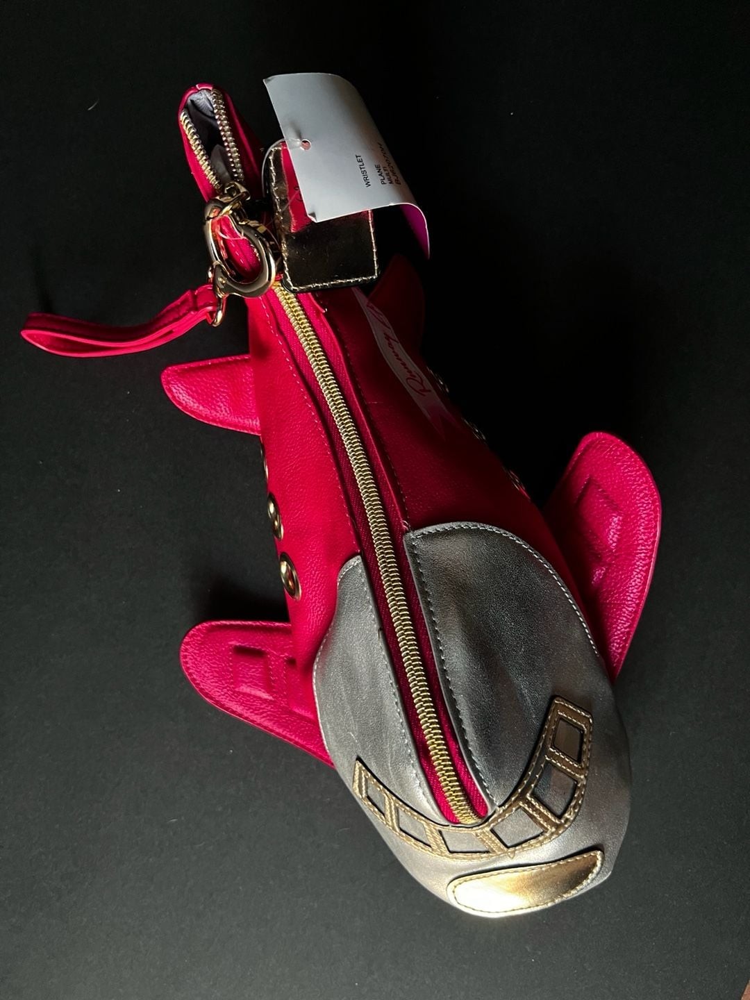 RARE NWT Betsey Johnson Runway Airlines Plane Wristlet RARE NWT Betsey Johnson Runway Airlines Plane Wristlet
