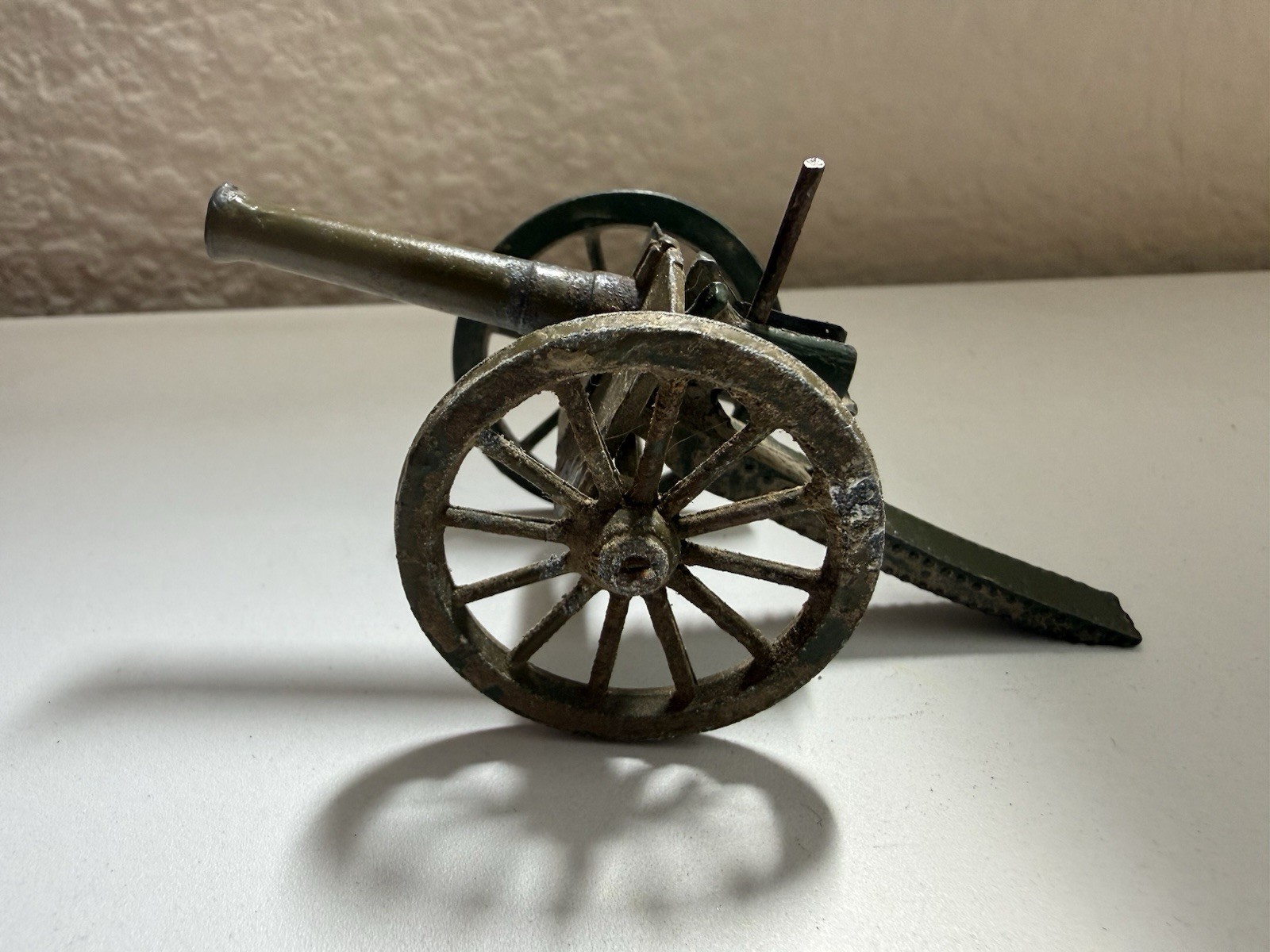 Vintage Cast Lead Military Field Cannon Artillery Toy Green 3.5”