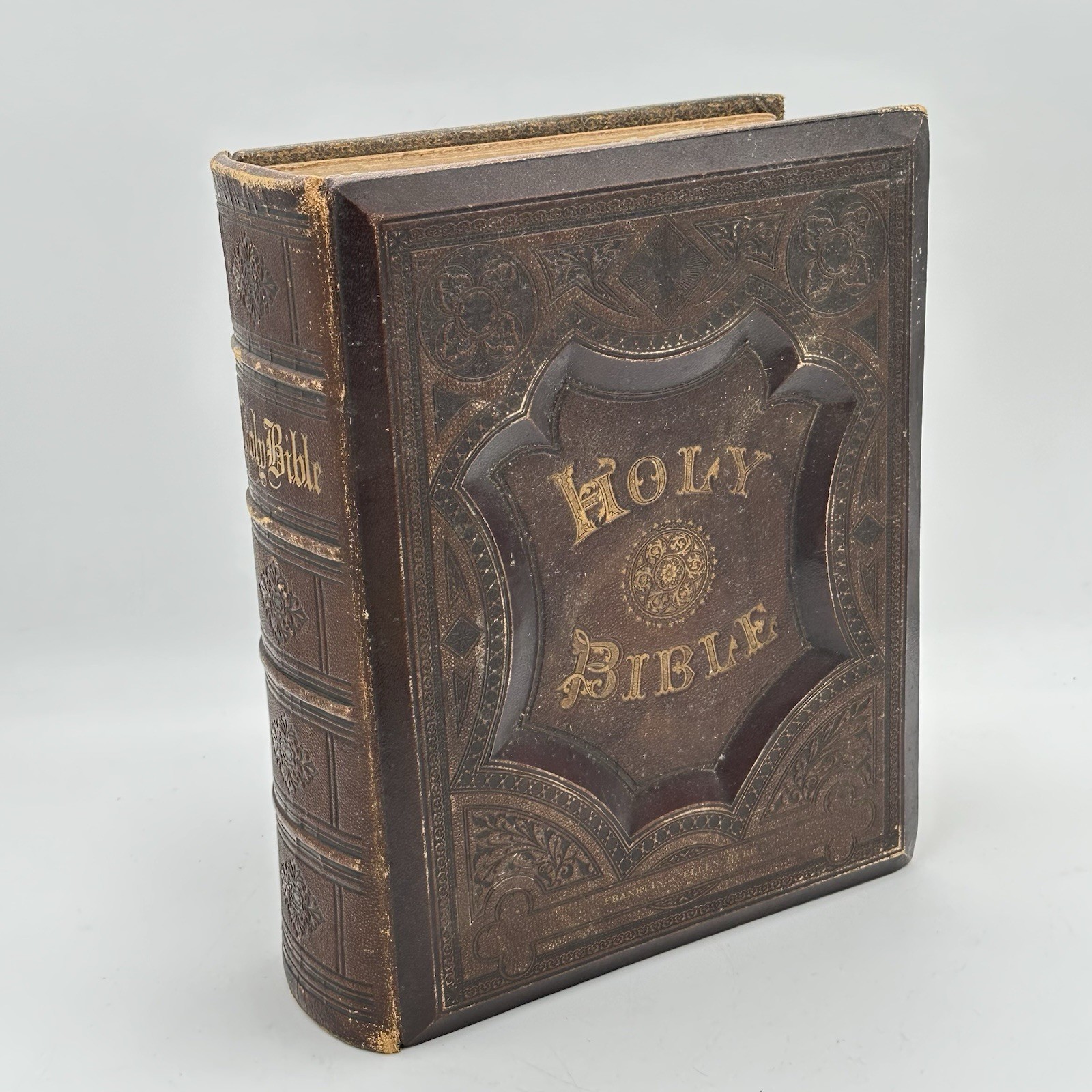 ANTIQUE Holy Bible w/ Illustrations 1973 McLean, Gibson Co. ANTIQUE Holy Bible w/ Illustrations 1973 McLean, Gibson Co.