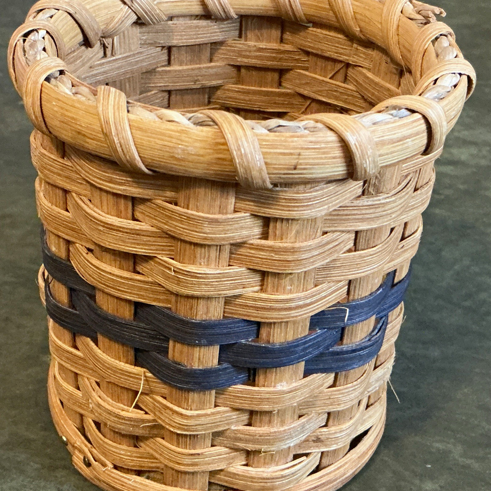 Vintage Handmade Splint Split Oak 4” Basket Apple Creek OH by Jonas Miller 06 Vintage Handmade Splint Split Oak 4” Basket Apple Creek OH by Jonas Miller 06