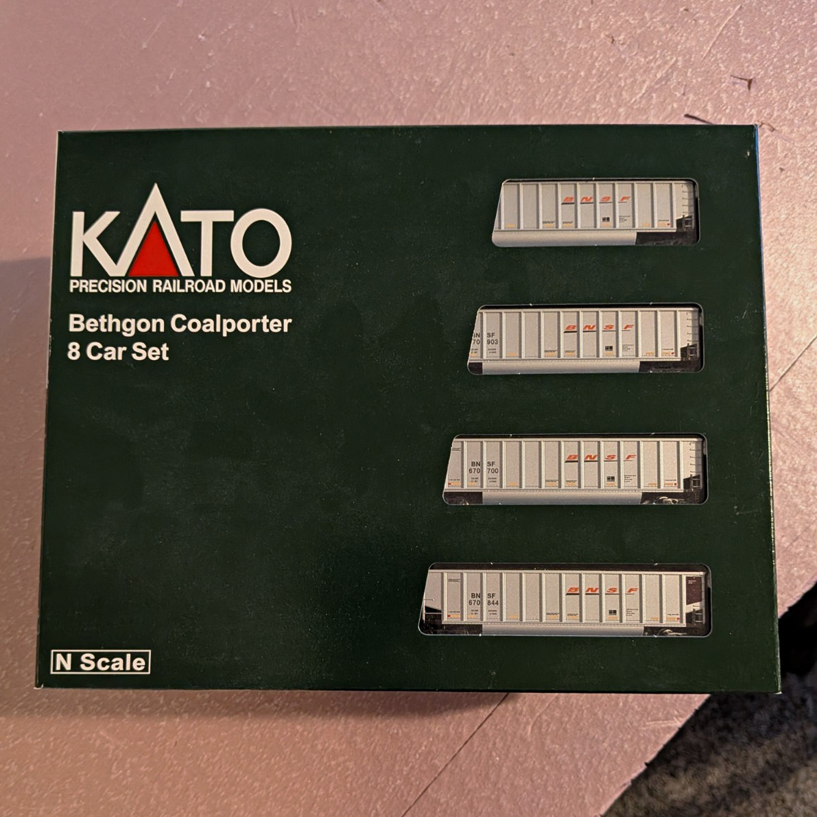 KATO N Scale/N Gauge Bethgon Coalporter Gray Freight Car 8-Car Set KATO N Scale/N Gauge Bethgon Coalporter Gray Freight Car 8-Car Set