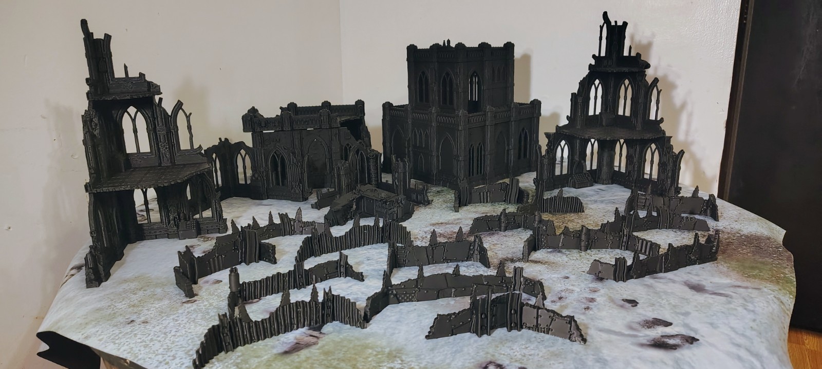 Large 18 Piece Warhammer 40,000 Gothic Ruins Terrain Bulk Lot