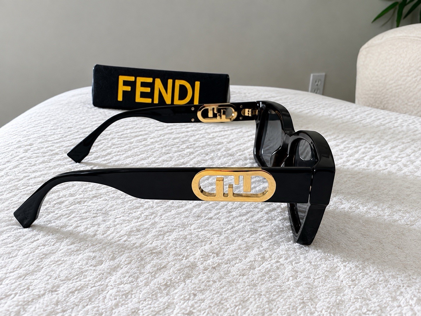Fendi FE40050I 52A Dark Tortoiseshell/Gold 53-18-145 New Authentic. Italy.