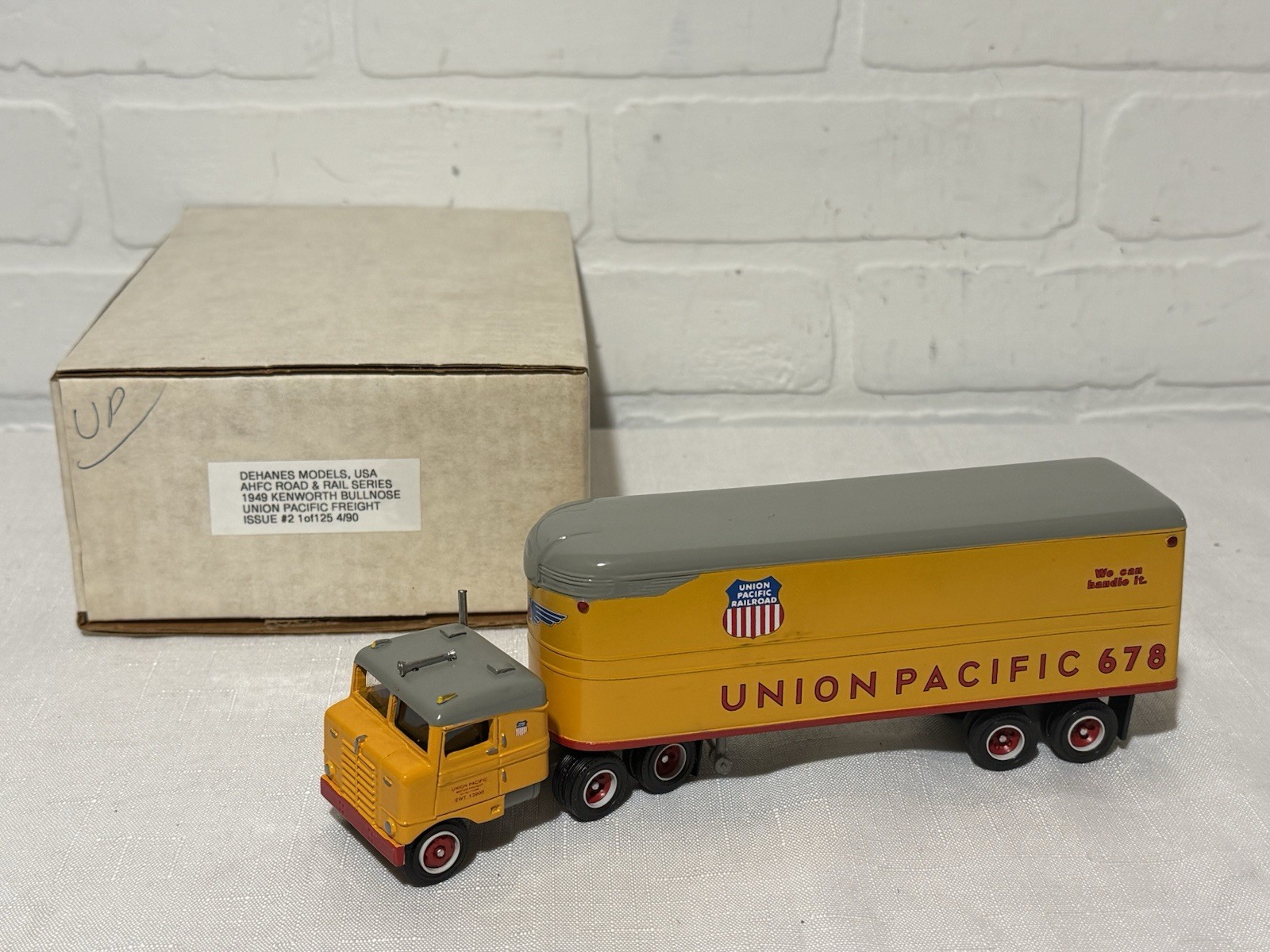 Dehanes Models 1949 Kenworth Bullnose Union Pacific Freight w/box 1 of 125 RARE
