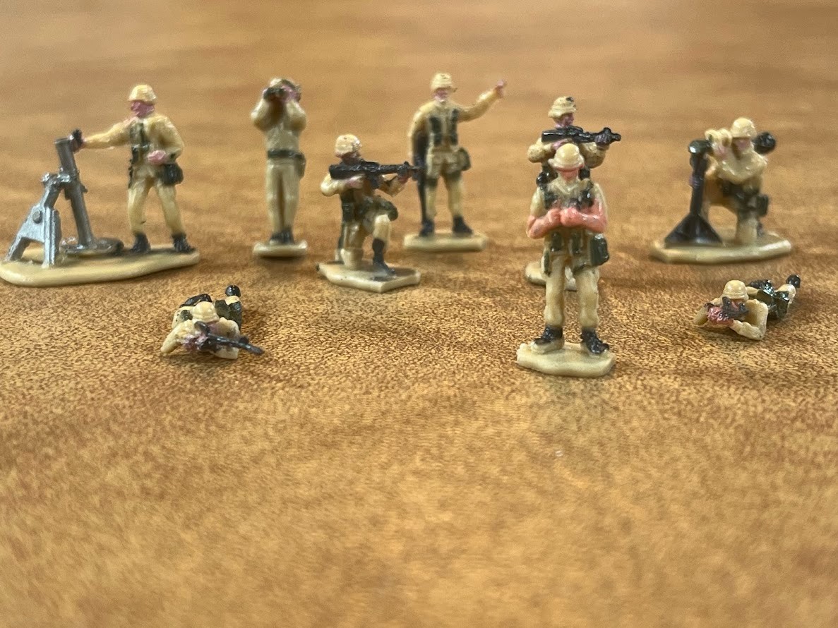 Galoob Micro Machines Military Figures Army Men Soldiers Tan Lot of 9 Unique
