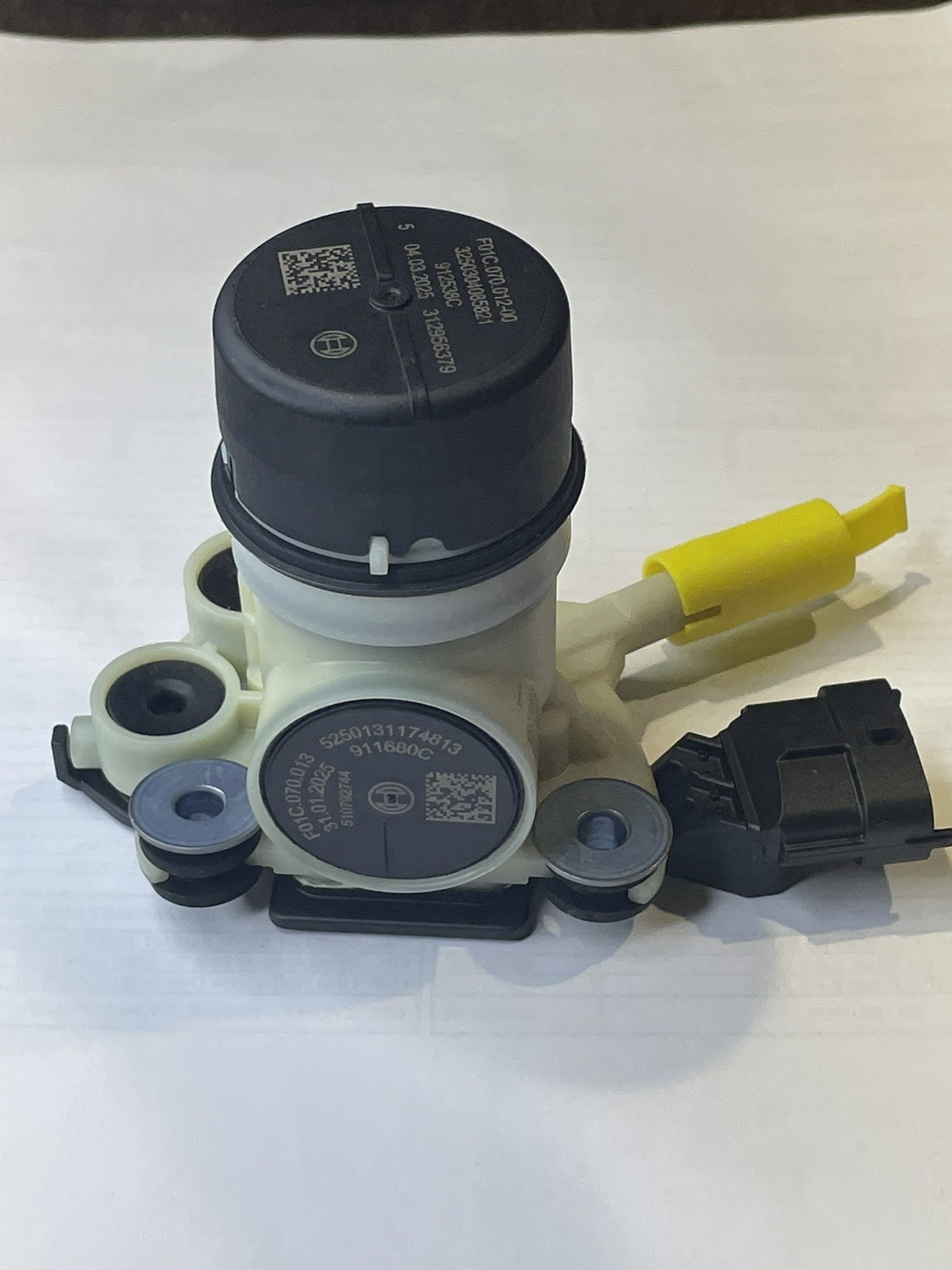 OEM Bosch DEF Pump for 2014-2023 Jeep Grand Cherokee RAM 1500 2500 68240043AA