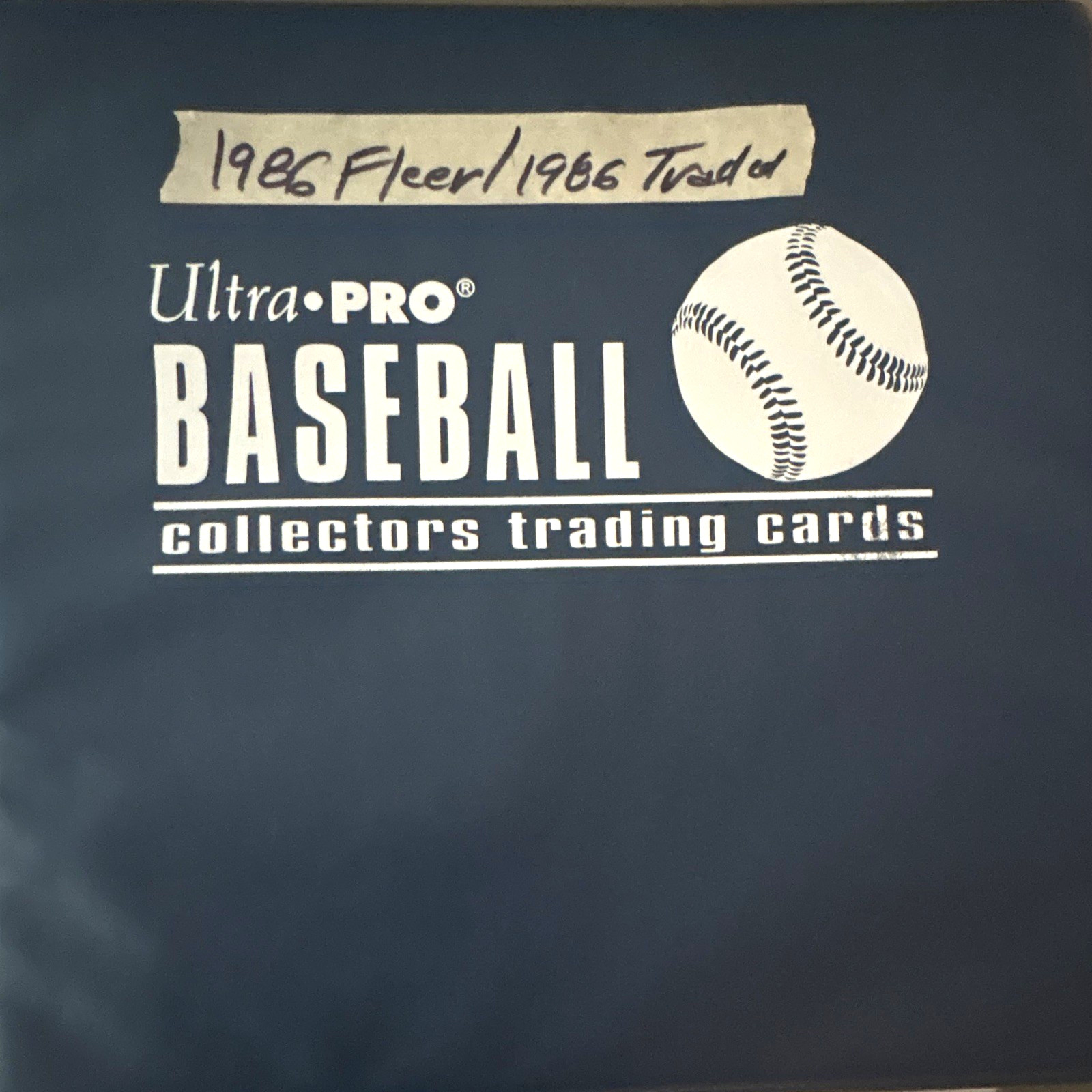 1986 Fleer baseball &1986 Fleer Update Set in Binder. NrMint. 792 Cards in all. 1986 Fleer baseball &1986 Fleer Update Set in Binder. NrMint. 792 Cards in all.