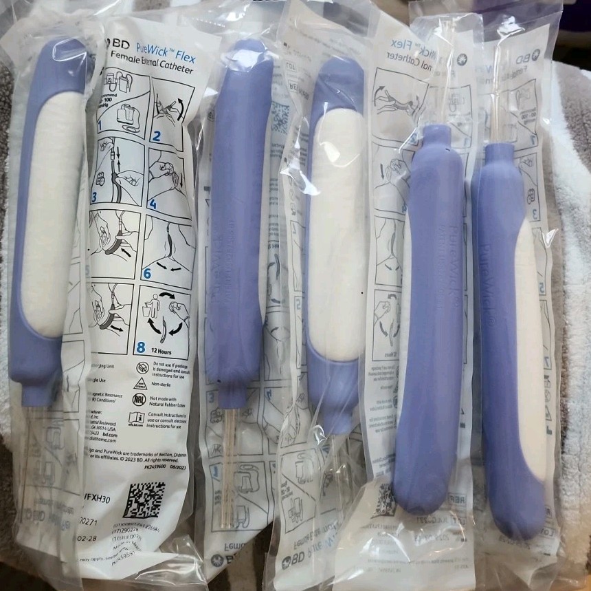 BD PURE WICK Women\'s 6 pcs PWFX30 Female External Catheters EXP 02-28-2029