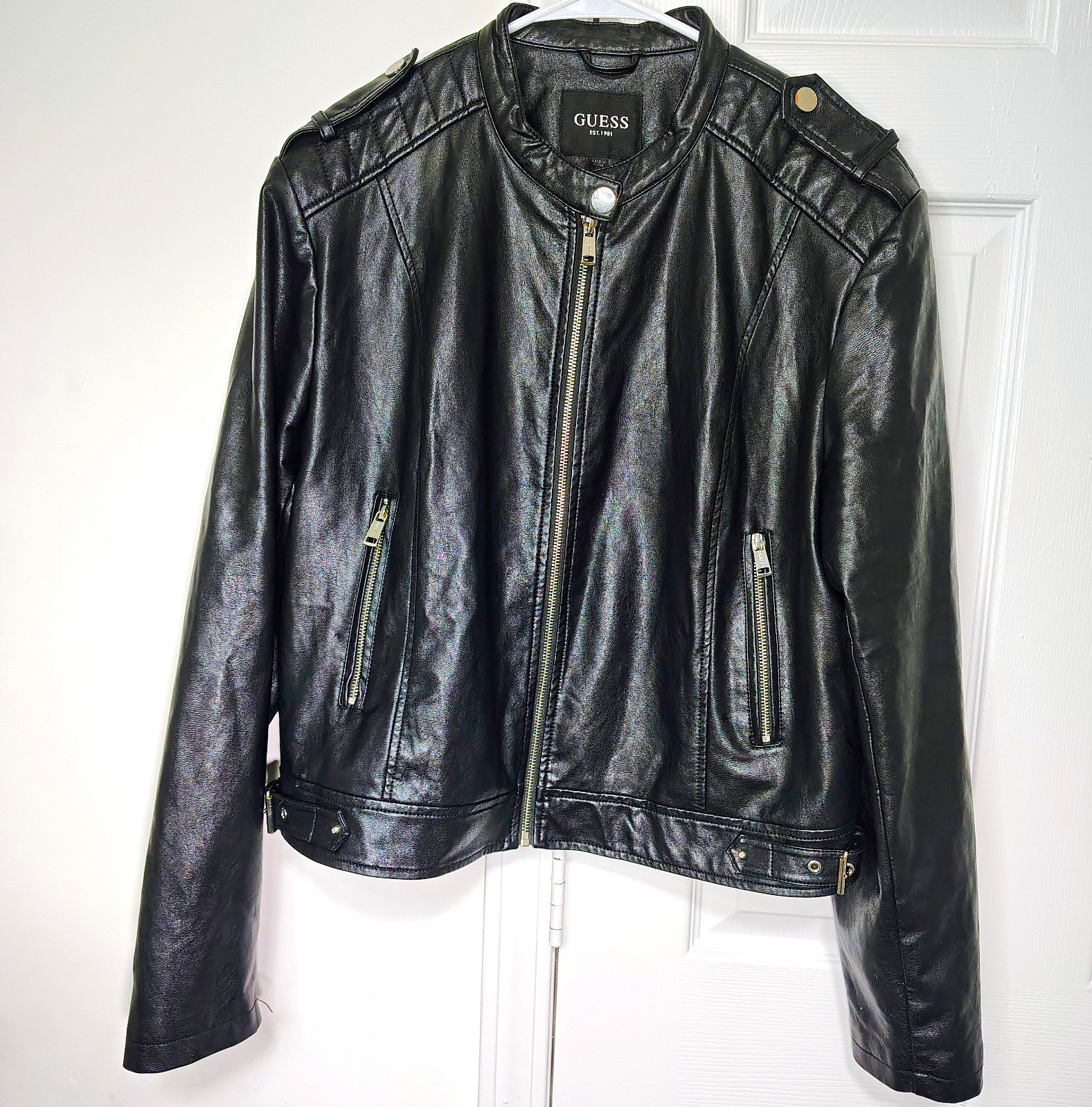 GUESS Women’s Black Leather Biker Jacket Zip Front Pockets Long Sleeve Short 2XL GUESS Women’s Black Leather Biker Jacket Zip Front Pockets Long Sleeve Short 2XL