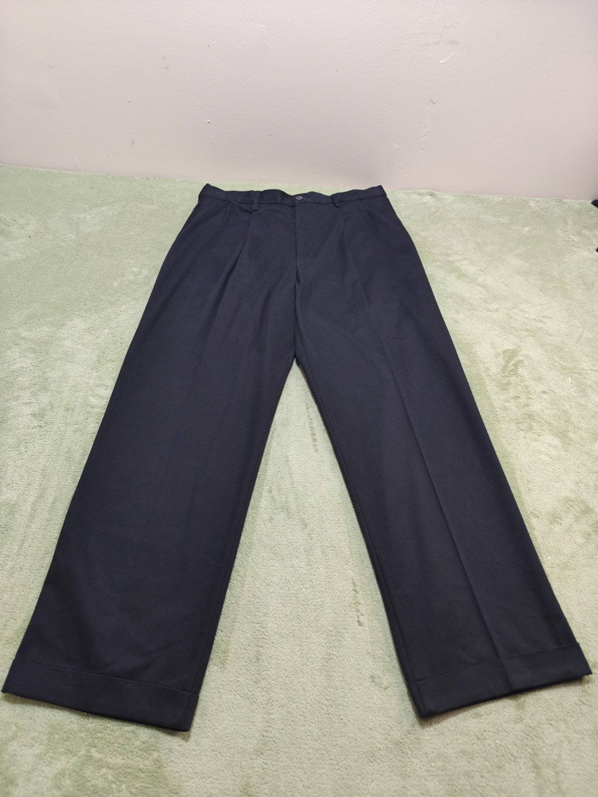 NWT Dockers Mens 34x32 Relaxed Fit Pleated Comfort Khaki Pants Black Cuffed