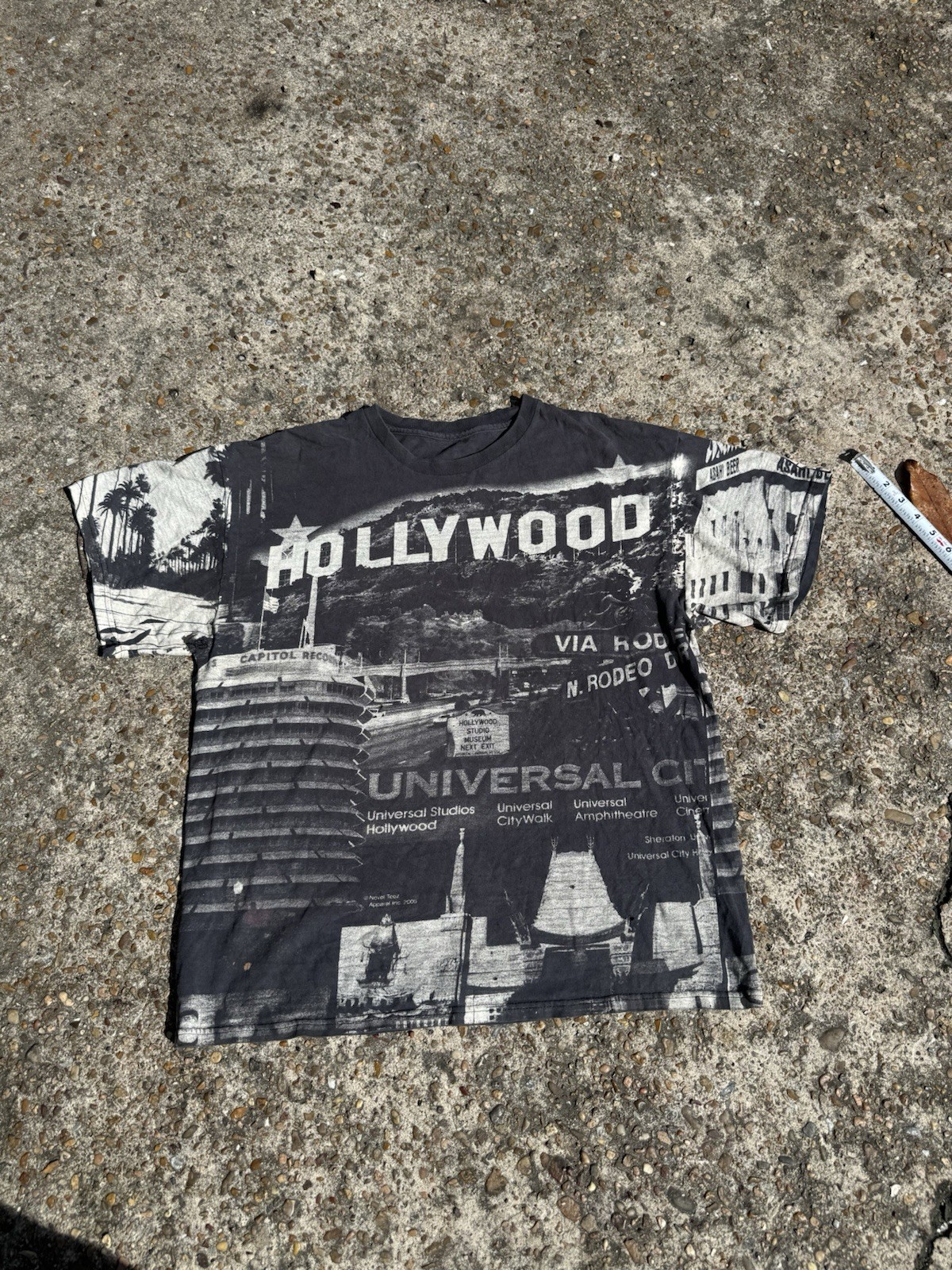 VINTAGE 2006 Wayne Samuel All Over Print Hollywood T-Shirt Sz L Thrashed Grunge VINTAGE 2006 Wayne Samuel All Over Print Hollywood T-Shirt Sz L Thrashed Grunge