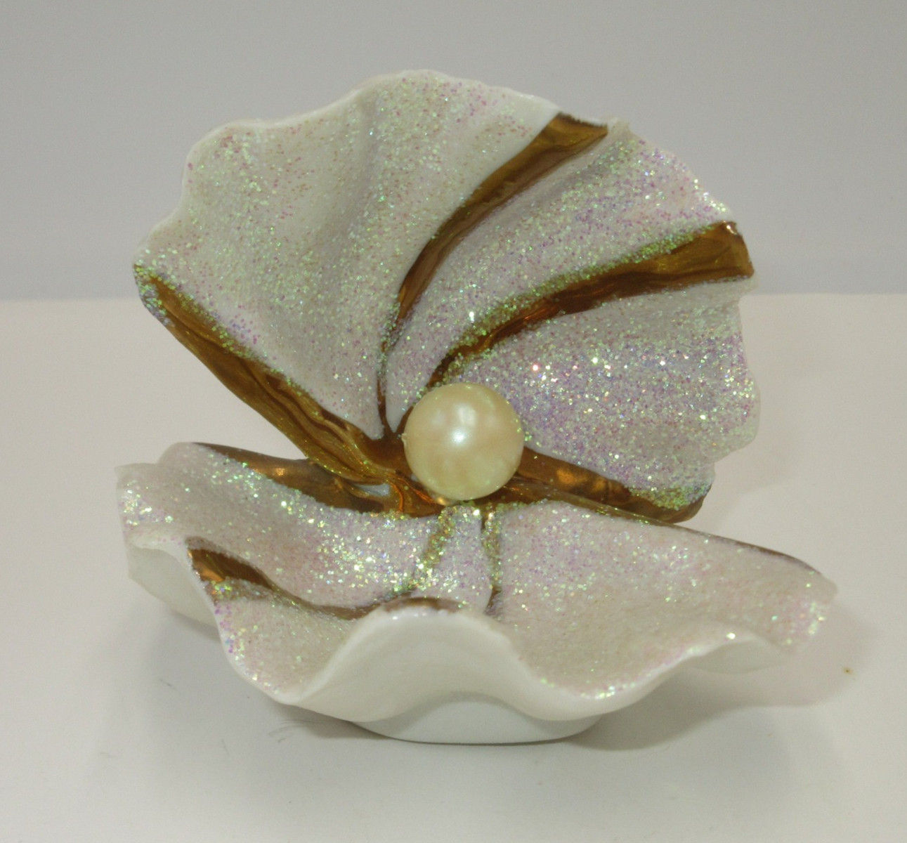 Vintage Capodimonte Italy Porcelain Figurine Oyster Shell Pearl Glitter and Gold