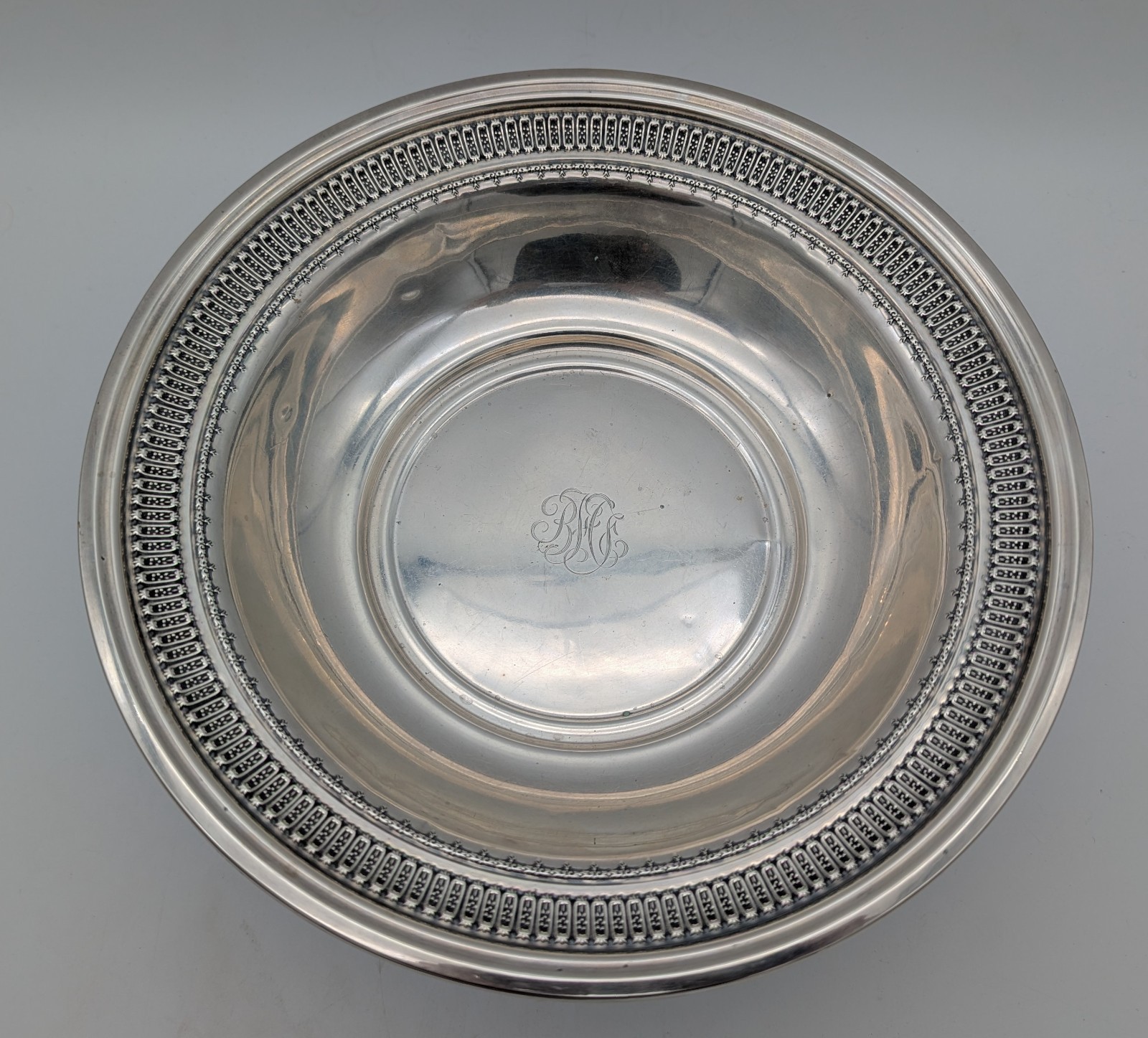 Alvin Sterling Silver Bowl D203-1 9.25” 216g Decorative Border Monogram \ Alvin Sterling Silver Bowl D203-1 9.25” 216g Decorative Border Monogram \