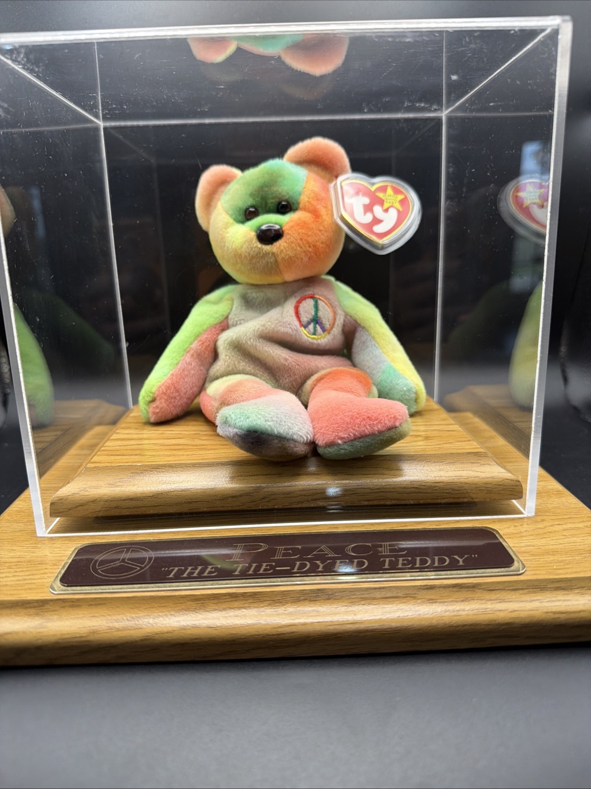 RARE 1996 Ty Beanie Baby “PEACE” Bear With Case  Mint Condition with ERRORS