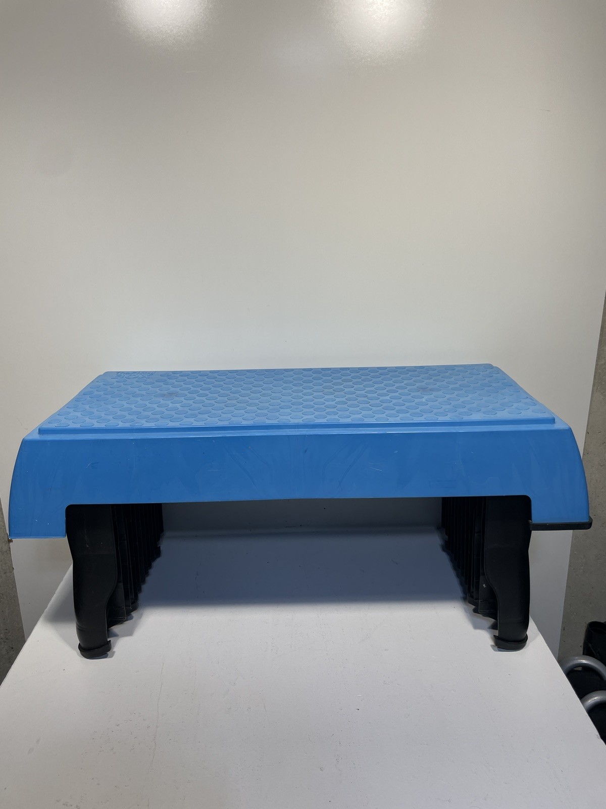 The Firm Box Adjustable Step 7 Rubber Feet - Missing 1 Foot & Locking Handles The Firm Box Adjustable Step 7 Rubber Feet - Missing 1 Foot & Locking Handles