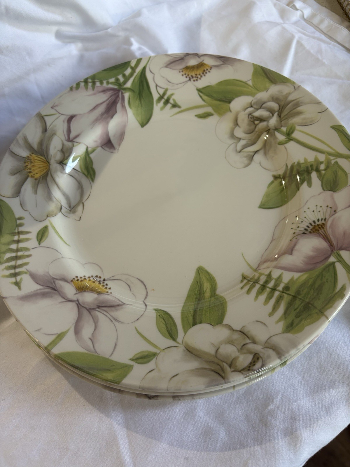 Royal Stafford Earthware England “Magnolia Flower” (4) Dinner Plates 11” #0176 Royal Stafford Earthware England “Magnolia Flower” (4) Dinner Plates 11” #0176