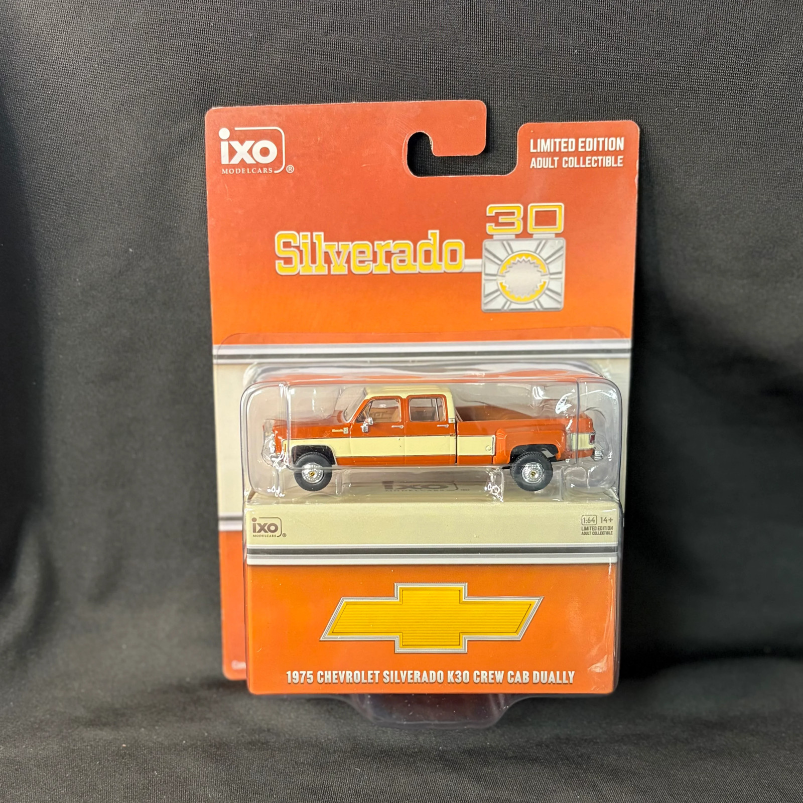 IXO 1975 Chevrolet Silverado K30 Crew Cab Dually IXO 1975 Chevrolet Silverado K30 Crew Cab Dually