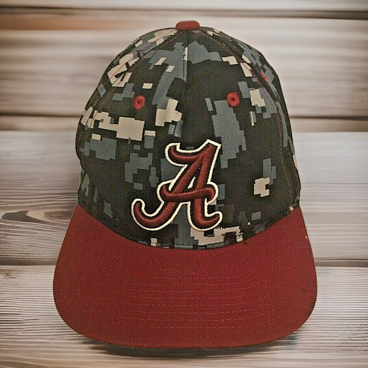 Alabama Crimson Tide Digital Camo Zephyr SNAPBACK Cap Keelon Russell NWOT Alabama Crimson Tide Digital Camo Zephyr SNAPBACK Cap Keelon Russell NWOT