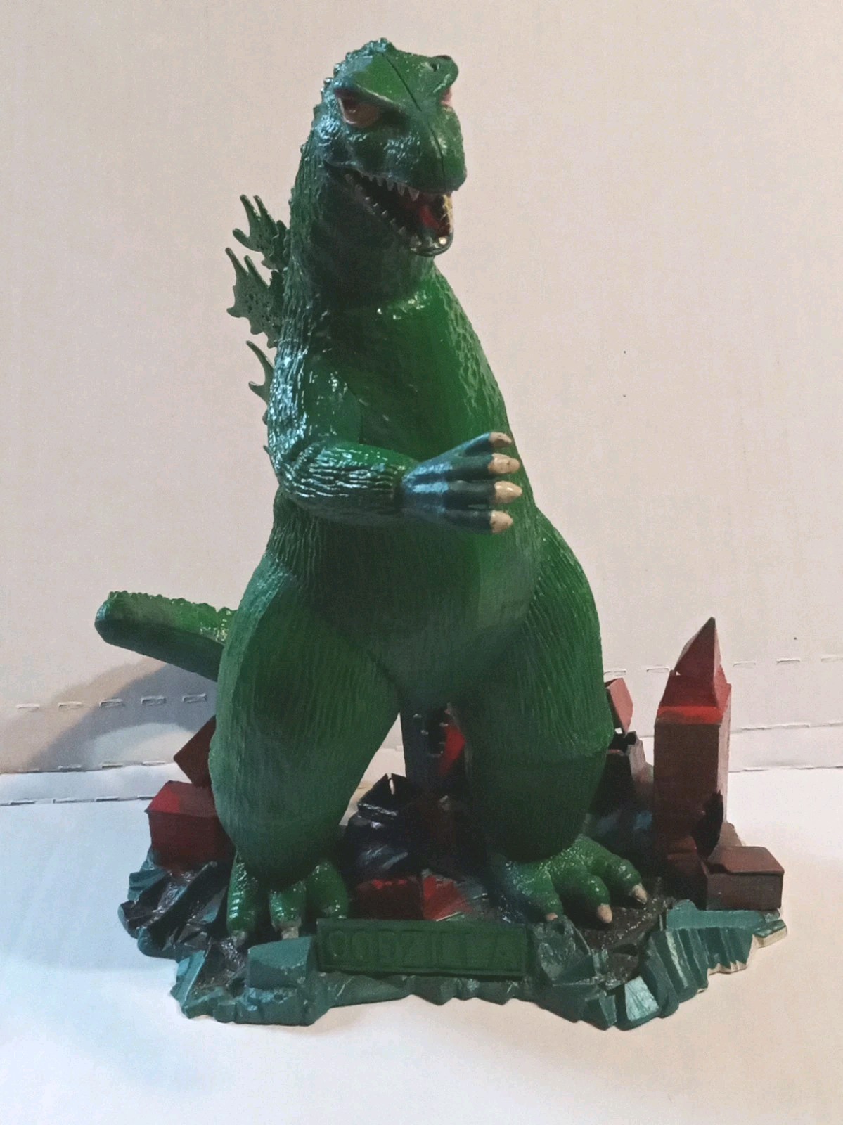 Vintage -GODZILLA- AURORA PLASTICS CORP. 1964 BUILT KIT Monster Model. Vintage -GODZILLA- AURORA PLASTICS CORP. 1964 BUILT KIT Monster Model.