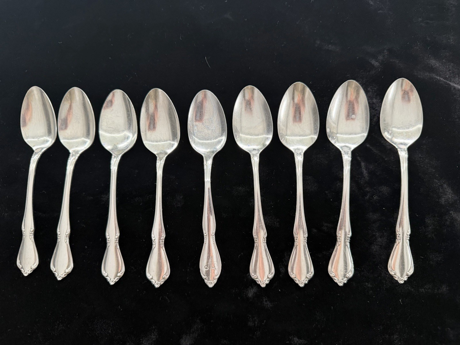 Oneida CHATEAU Stainless Tea Spoons Set of 9 Oneidacraft Deluxe Flatware Oneida CHATEAU Stainless Tea Spoons Set of 9 Oneidacraft Deluxe Flatware