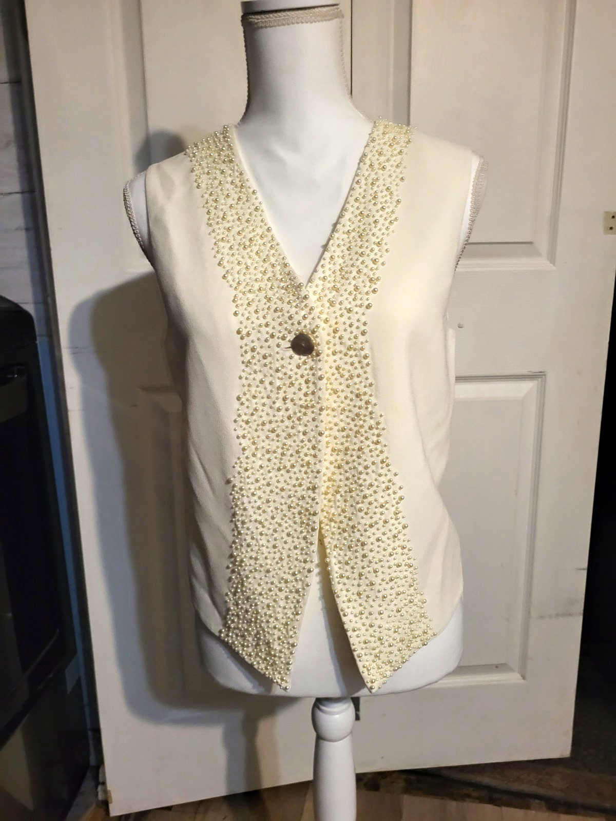 Ann Tjian for Kenar Women’s Ivory Satin Beaded Button V-Neck Vest L