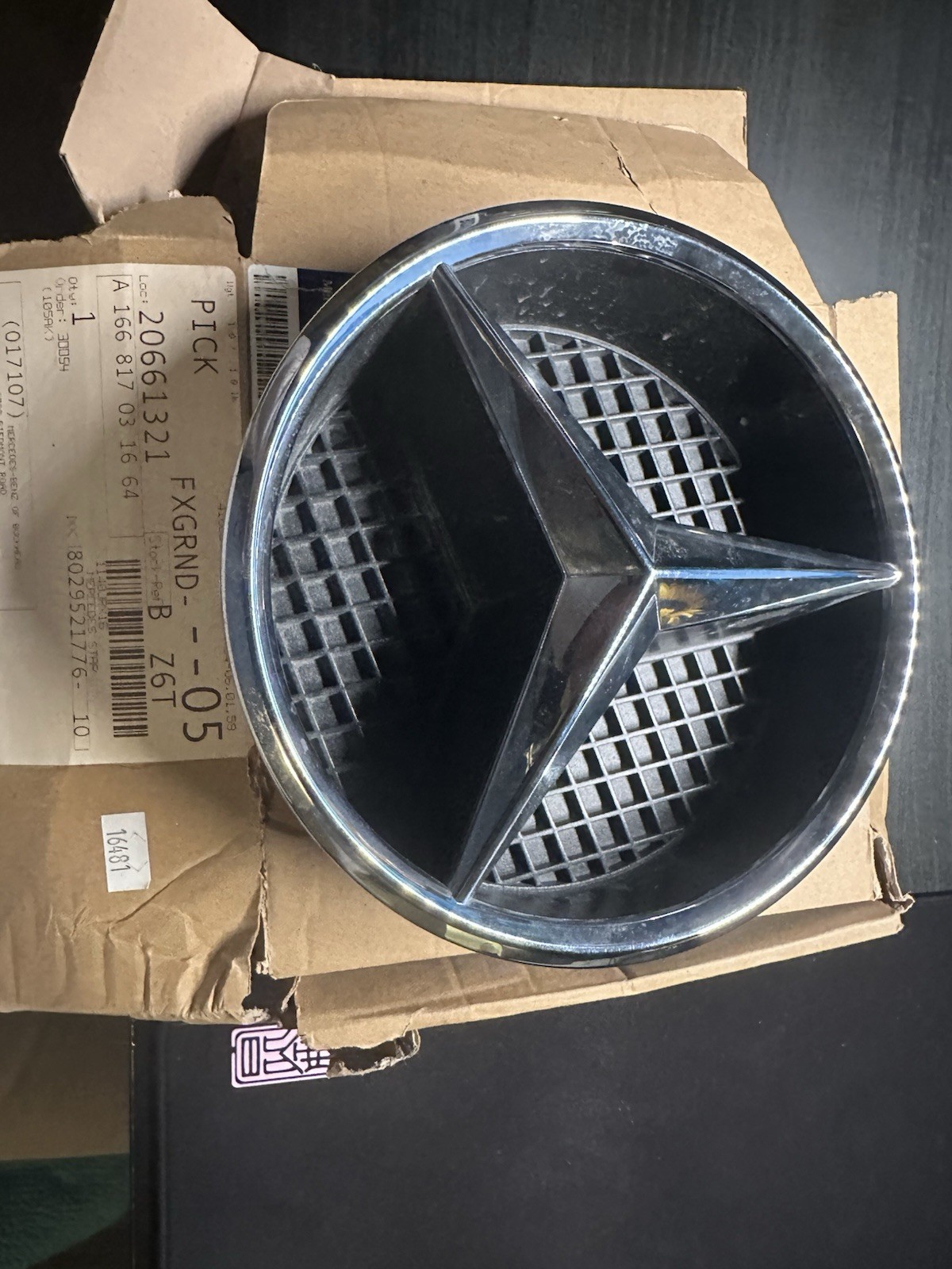 Genuine Mercedes Chrome Grill Star Base Emblem A0008880060 Genuine Mercedes Chrome Grill Star Base Emblem A0008880060