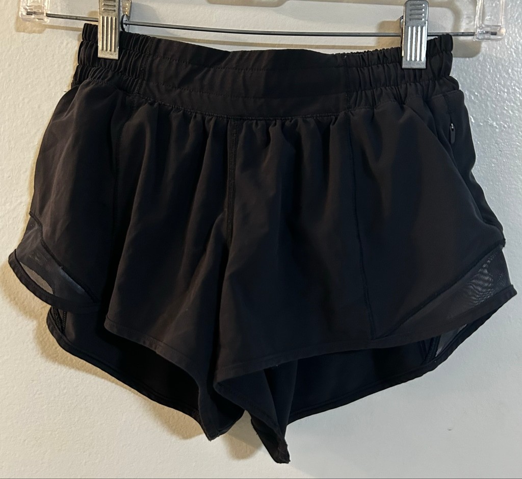 Lululemon Hotty Hot Short II 2.5” Black Running Shorts Size 4