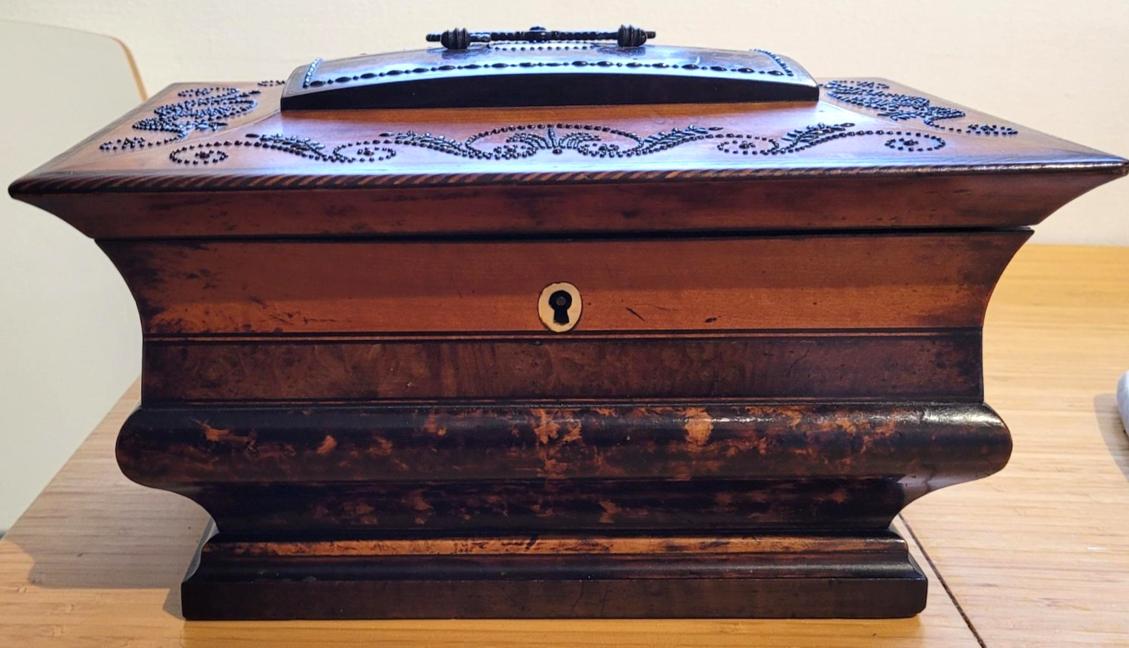 Antique 19th-Century French Jewelry Casket / Sewing Box Antique 19th-Century French Jewelry Casket / Sewing Box