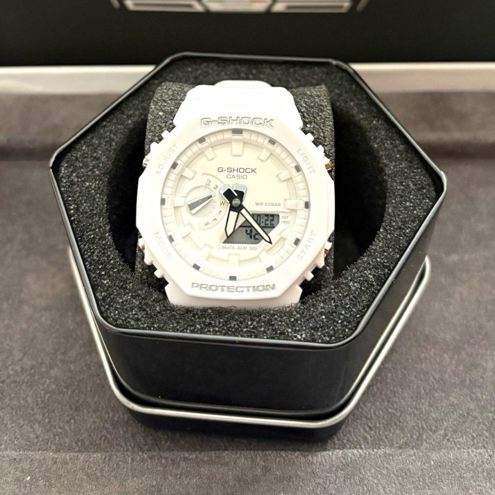 Casio G-SHOCK White Analog-Digital Quartz Resin Watch 200m Shock-Resist w/Box Casio G-SHOCK White Analog-Digital Quartz Resin Watch 200m Shock-Resist w/Box