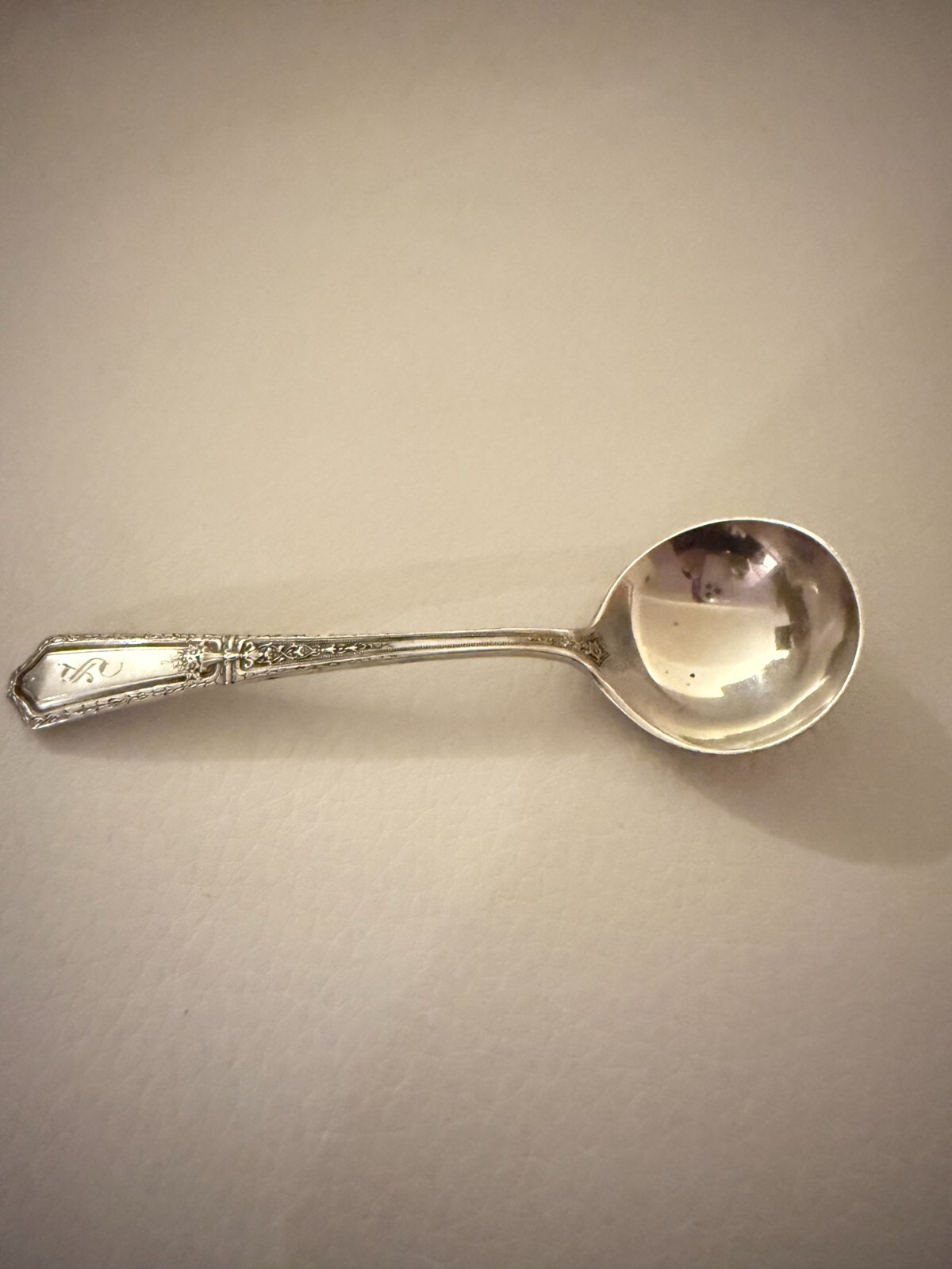 ANTIQUE STERLING PAT 1923 SOUP SPOON 32 GRAMS VERY DETAILED
