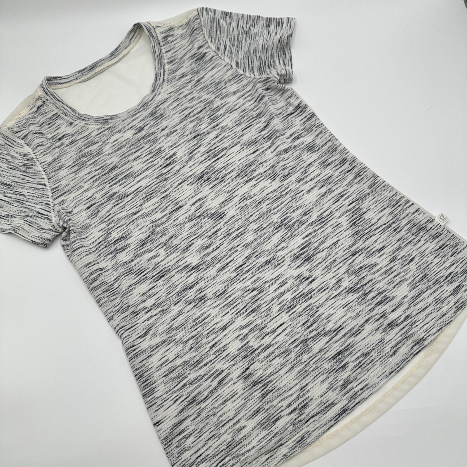 Lululemon Beat The Heat Short Sleeve Women Size 6 Tiger Space Dye Mesh Back