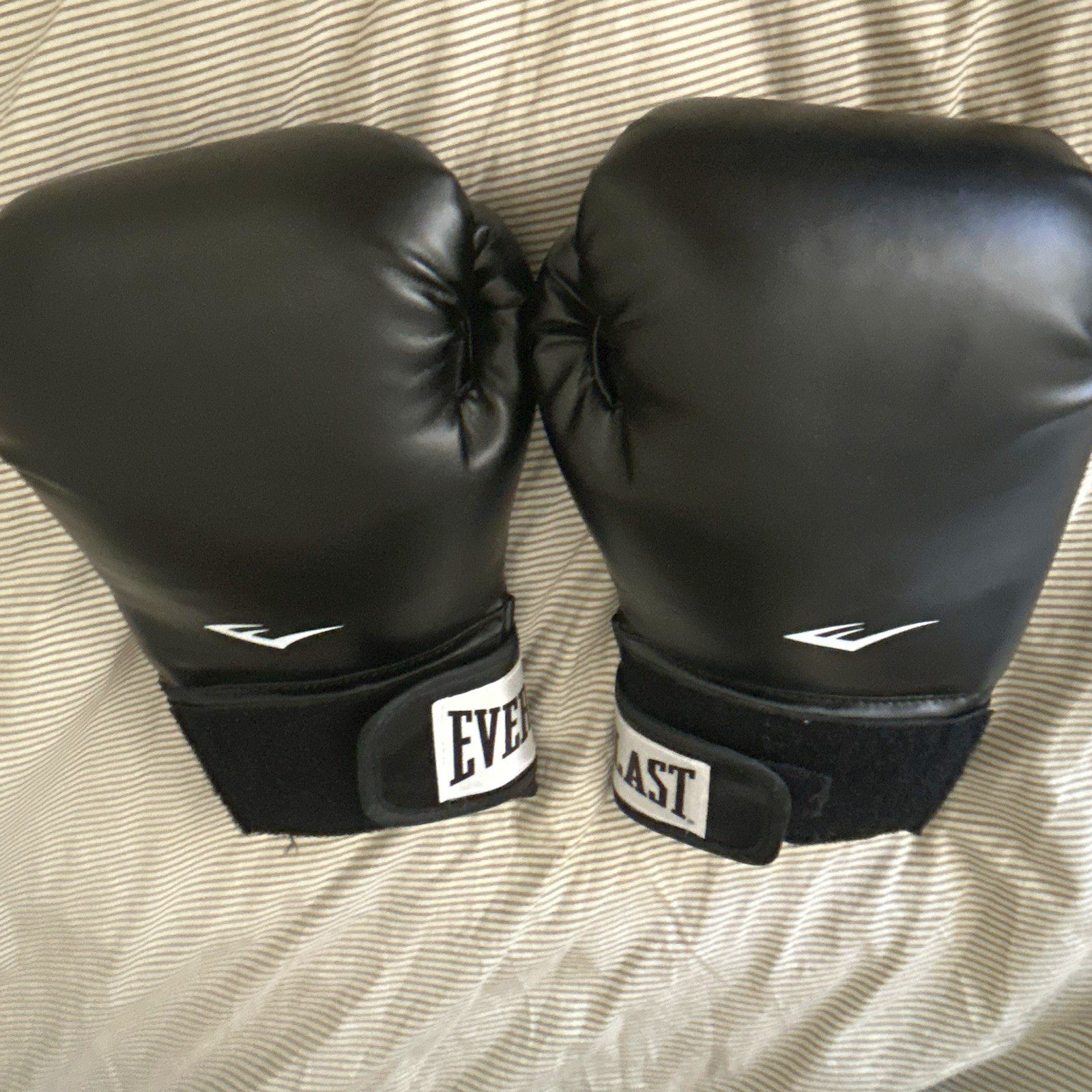 Everlast Black Sparring Boxing Gloves Size 12oz 12 oz Weight Everlast Black Sparring Boxing Gloves Size 12oz 12 oz Weight