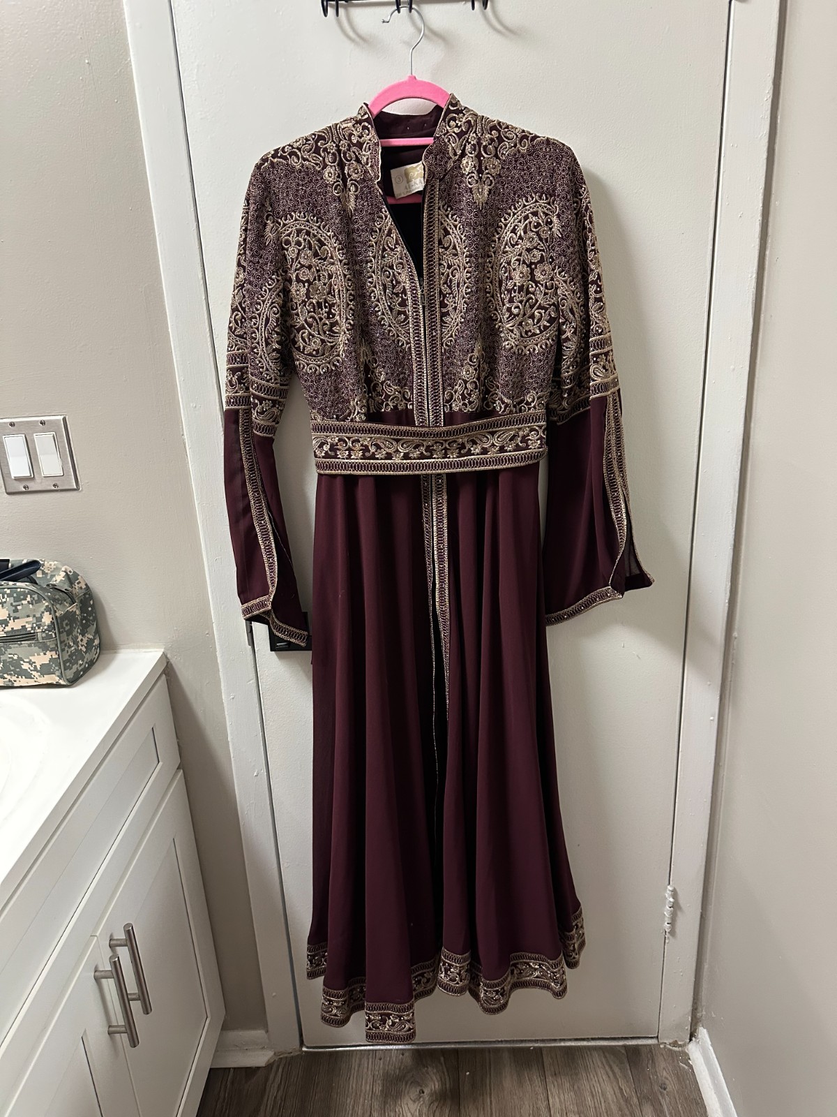 Gorgeous Luxury Beautiful Middle Eastern Thobe Dress Dark Purple Made in Jordan