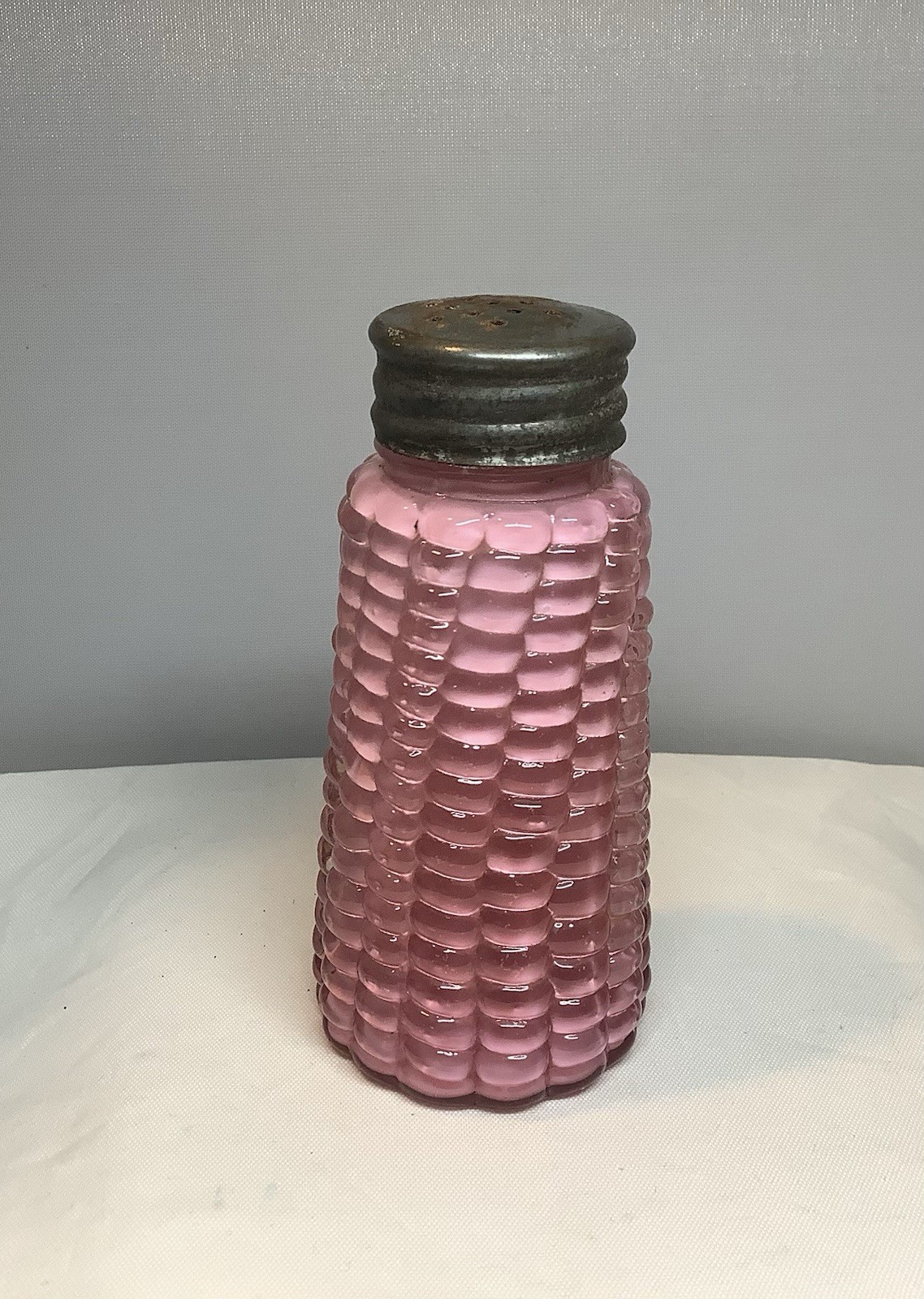 Antique Maize Corn Single Pink UV Shaker Dithridge & Co 1900 Antique Maize Corn Single Pink UV Shaker Dithridge & Co 1900