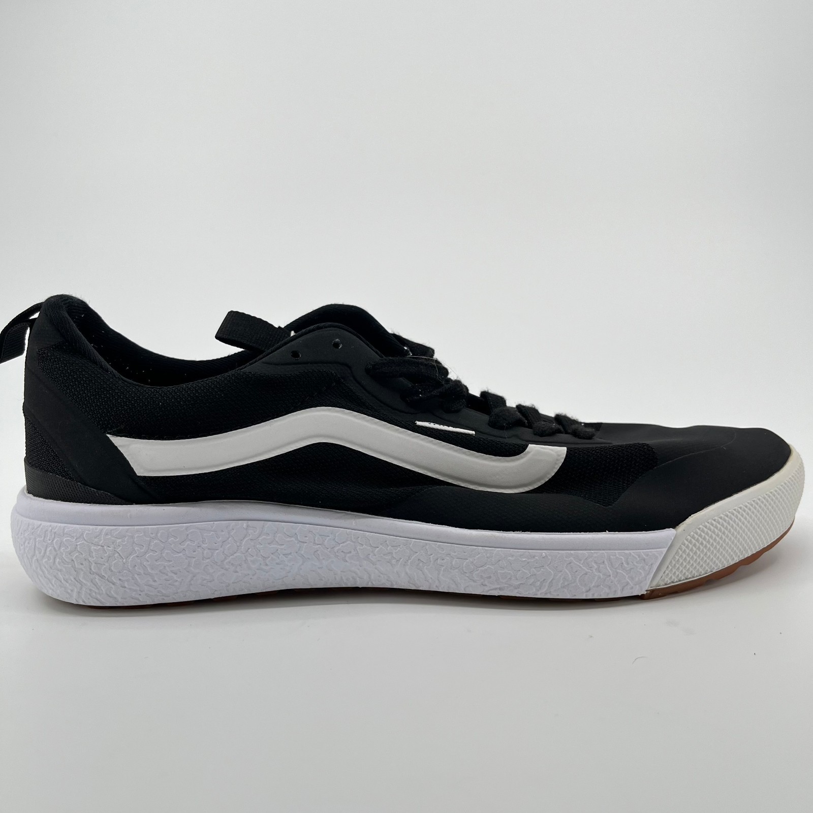 Vans UltraRange EXO Mens Size 11 Black White Athletic Skateboard Shoes Sneakers Vans UltraRange EXO Mens Size 11 Black White Athletic Skateboard Shoes Sneakers