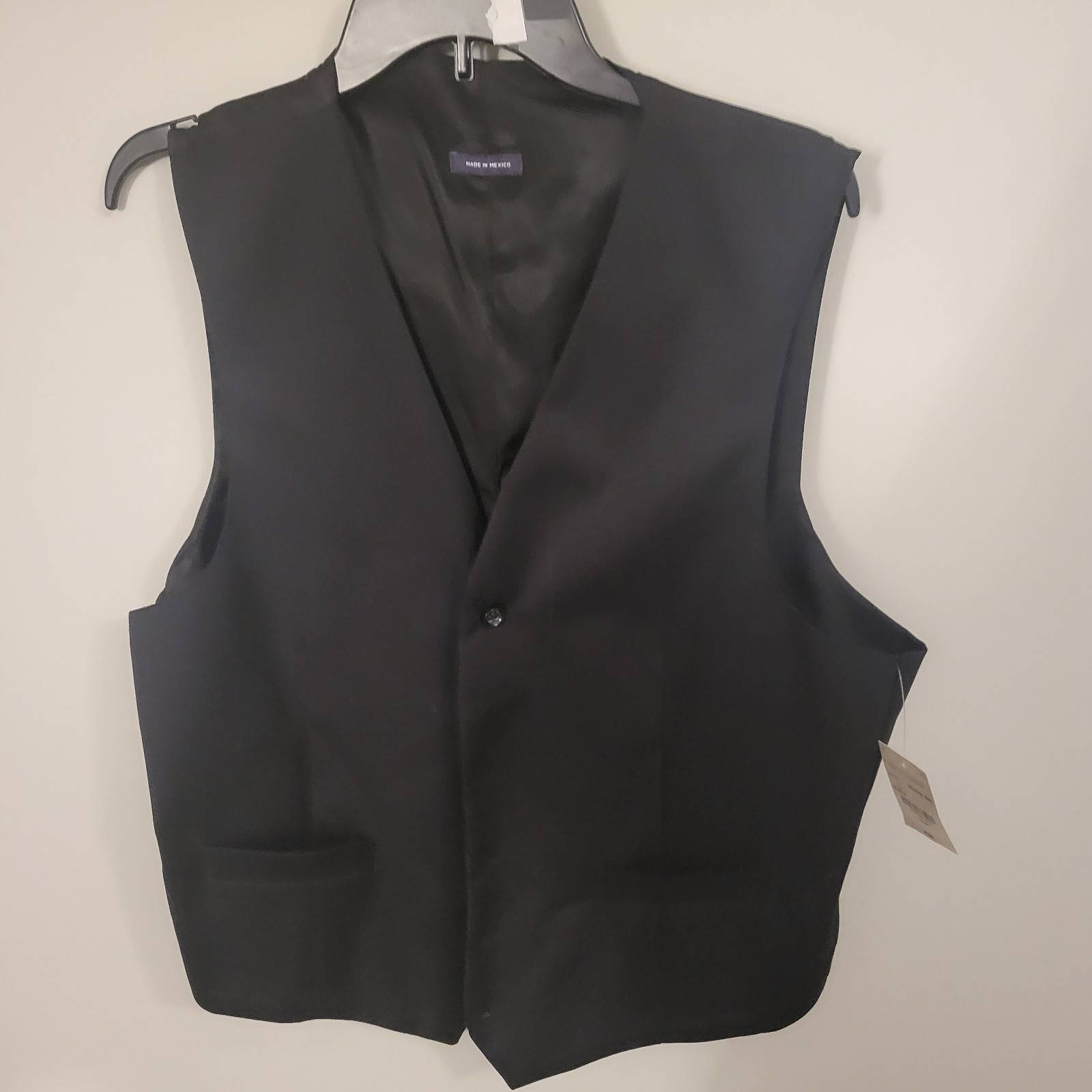New JCPenney 100% Wool Vest Size 44 New JCPenney 100% Wool Vest Size 44