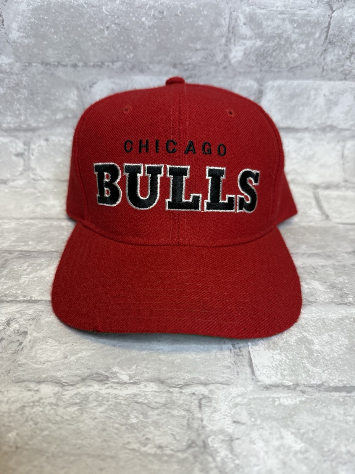 Vintage Chicago Bulls 100% Wool Starter Snapback Red Black Script