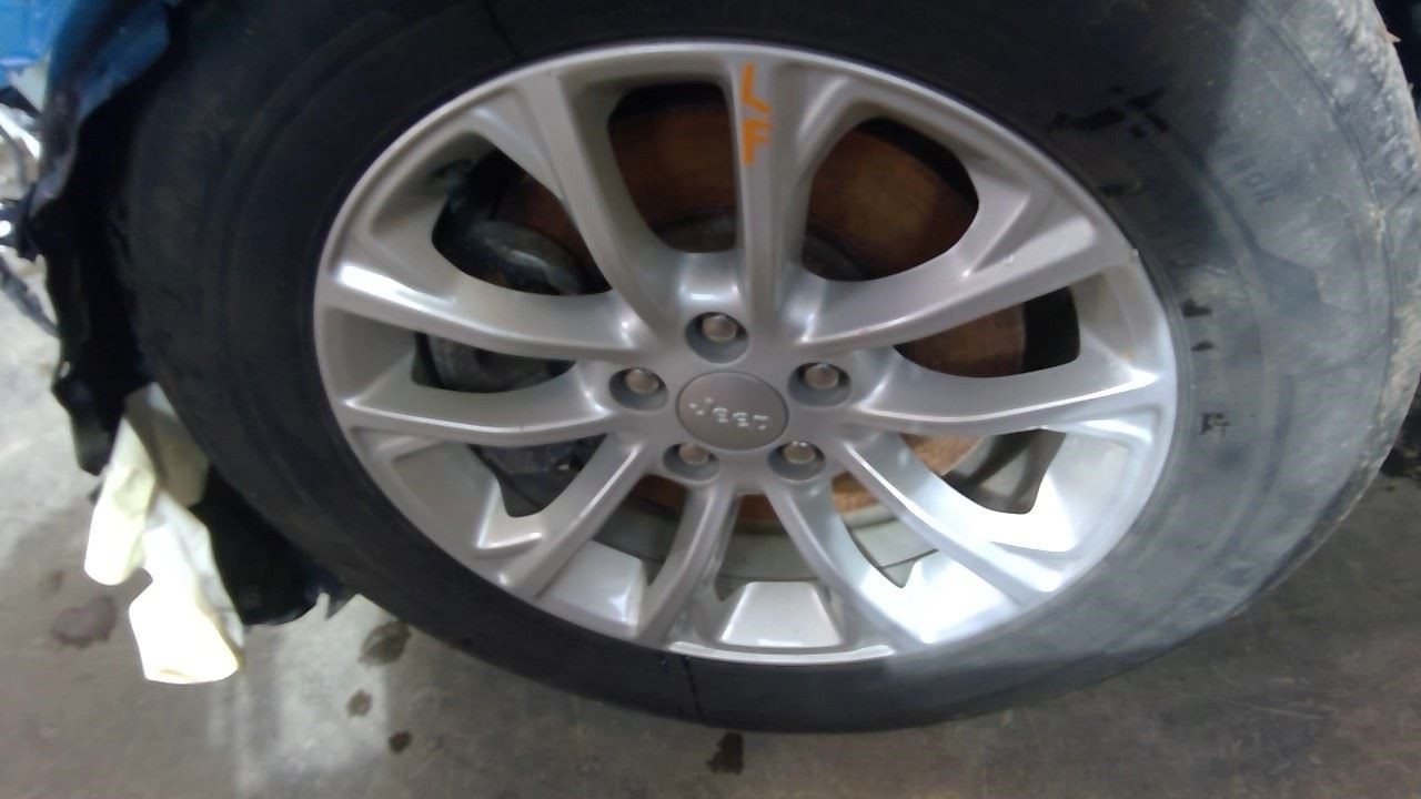 Wheel 17x7 Aluminum Painted 10 Spoke Opt Wfm Silver Fits 20-22 CHEROKEE 12893954