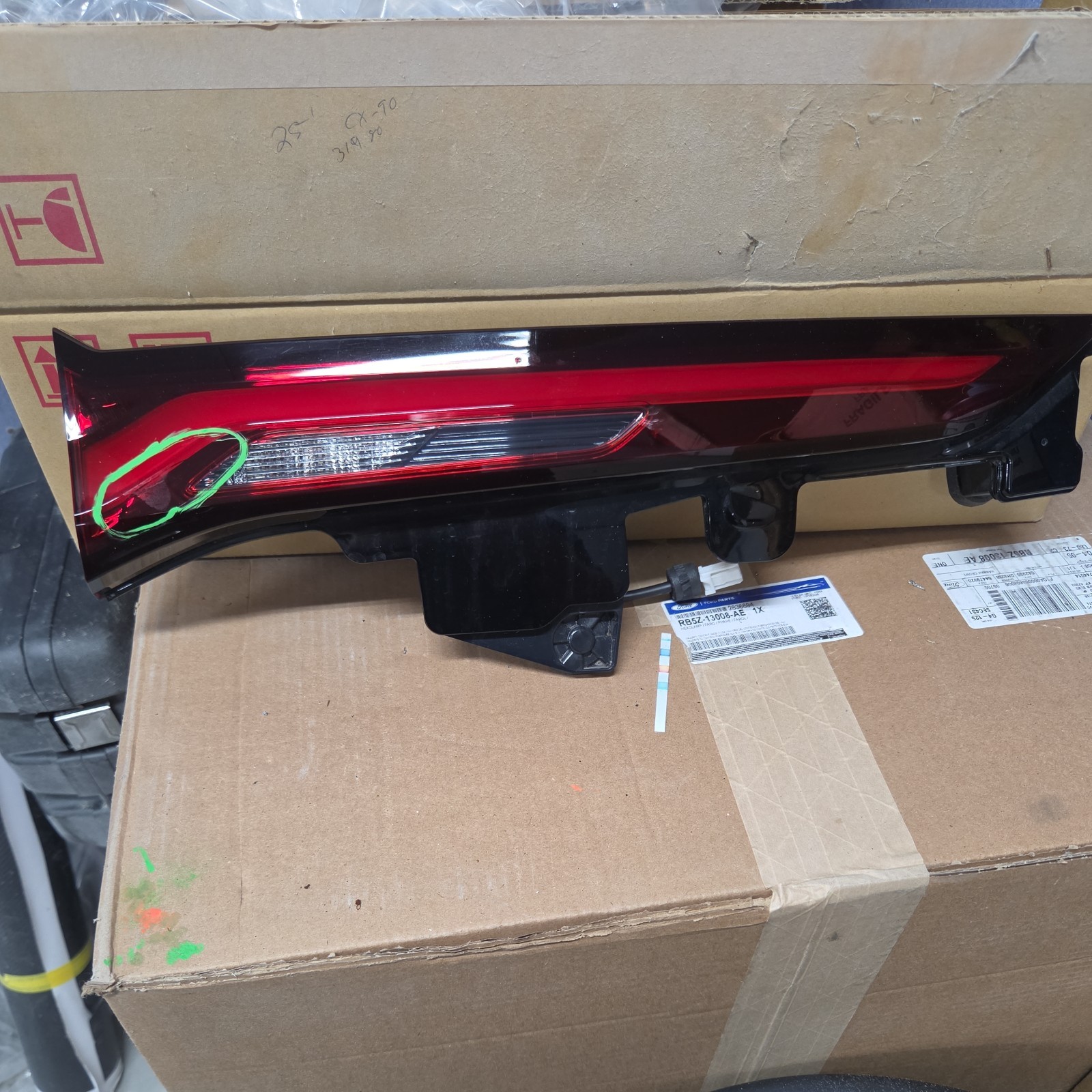 USED MAZDA CX-90 LIFTGATE LEFT INNER TAILLIGHT LED LAMP W/O SIGNATURE OEM USED MAZDA CX-90 LIFTGATE LEFT INNER TAILLIGHT LED LAMP W/O SIGNATURE OEM